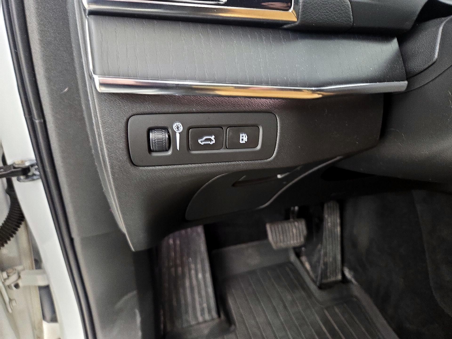 Thumbnail: 2021 Volvo XC90 - 13