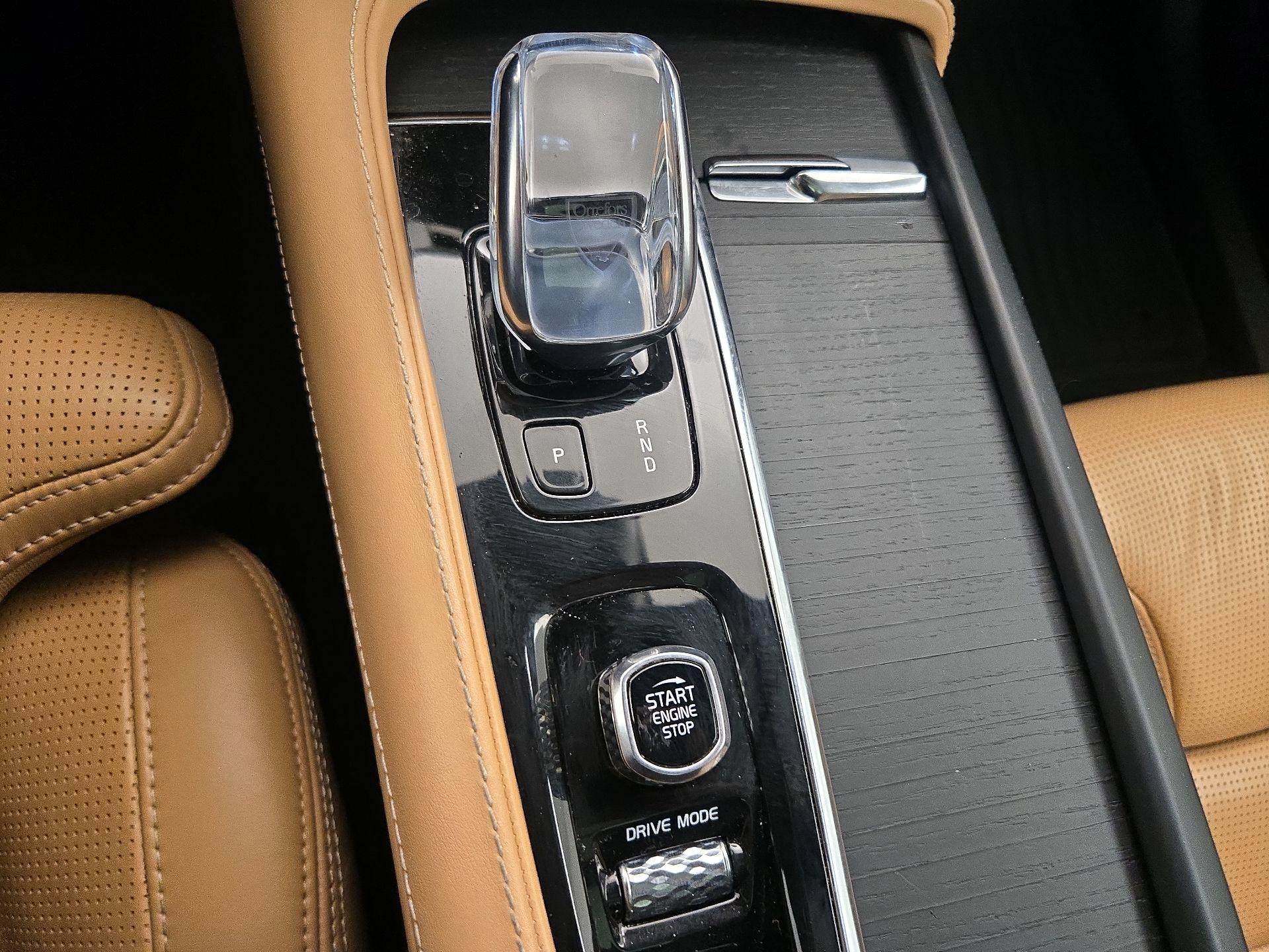 Thumbnail: 2021 Volvo XC90 - 18