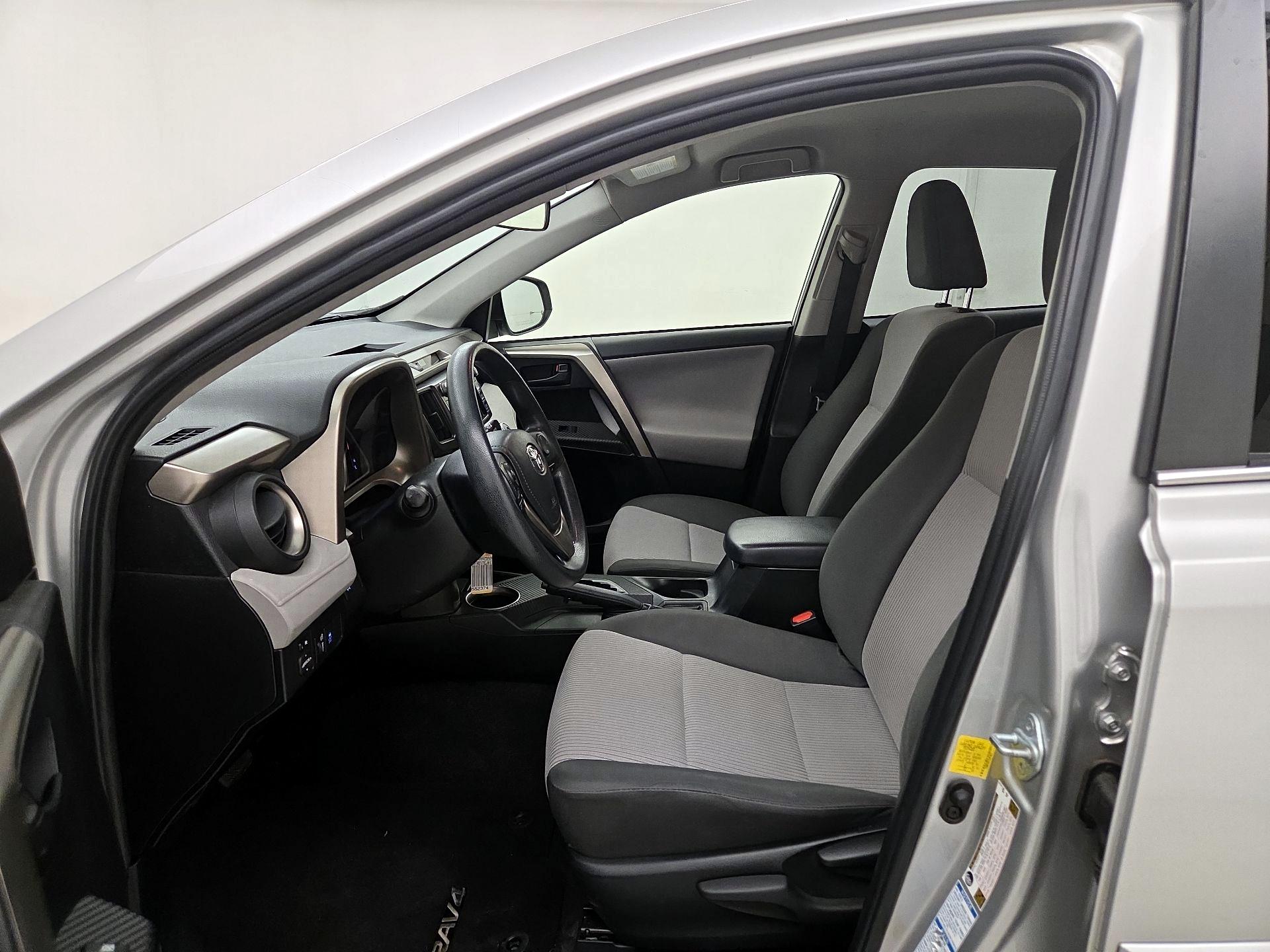 Thumbnail: 2014 Toyota RAV4 - 11