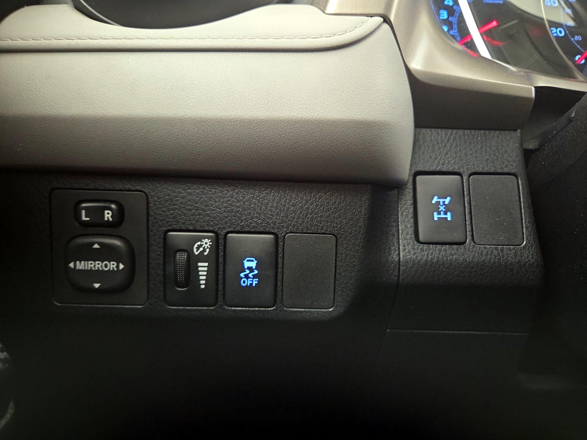 Thumbnail: 2014 Toyota RAV4 - 13