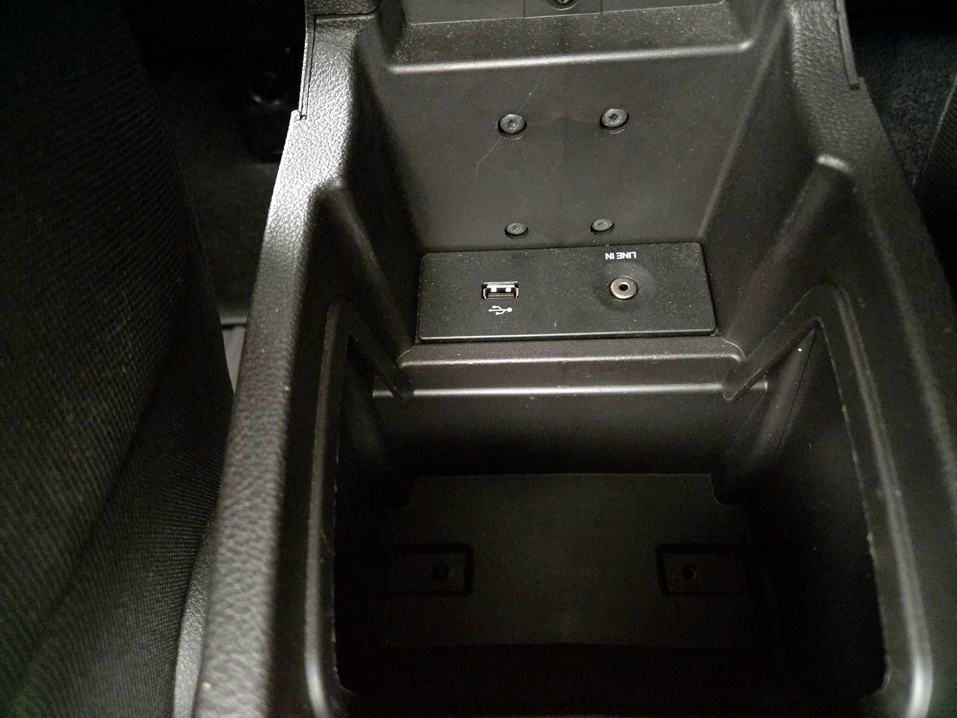 Thumbnail: 2014 Ford Focus - 17