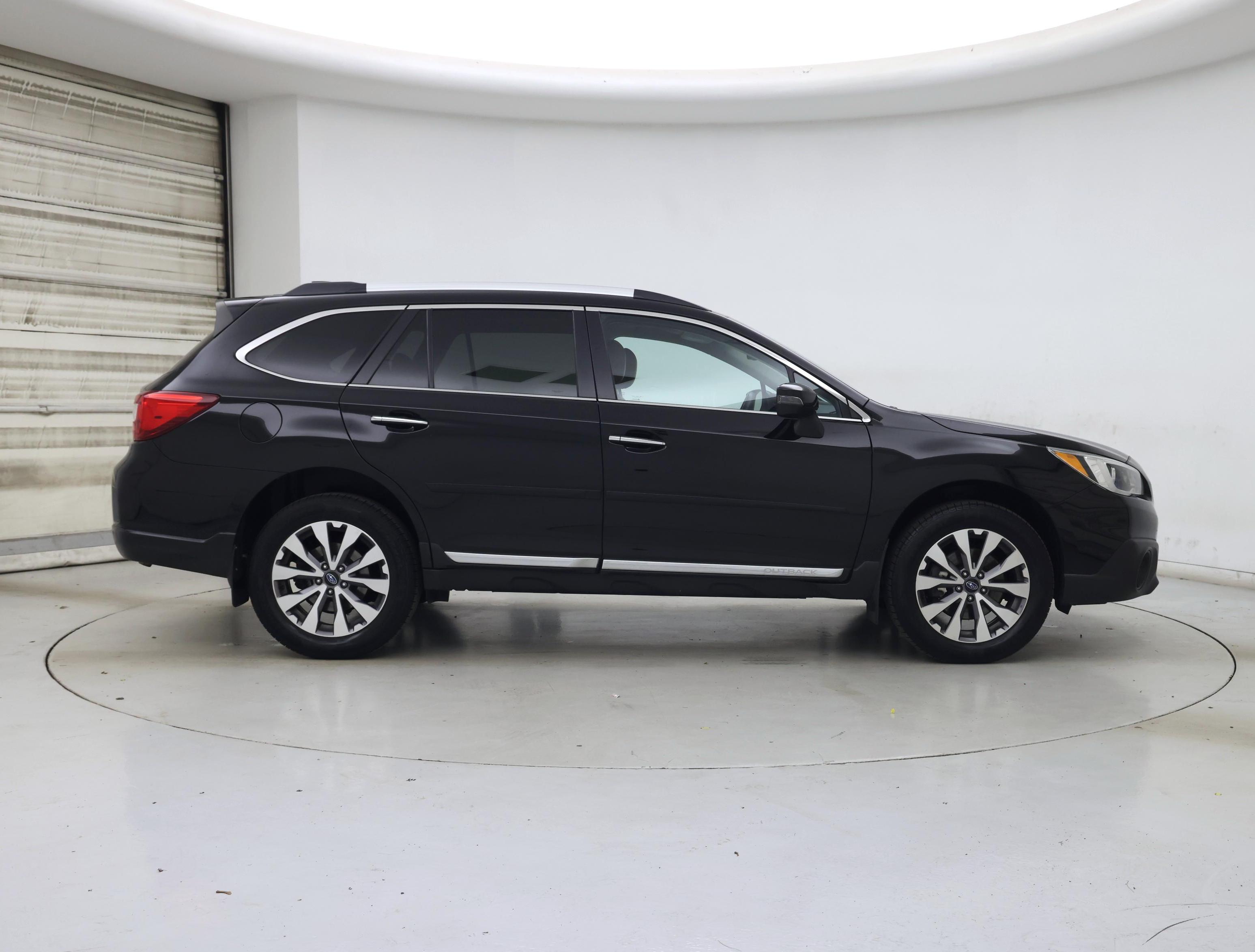 Thumbnail: 2017 Subaru Outback - 7