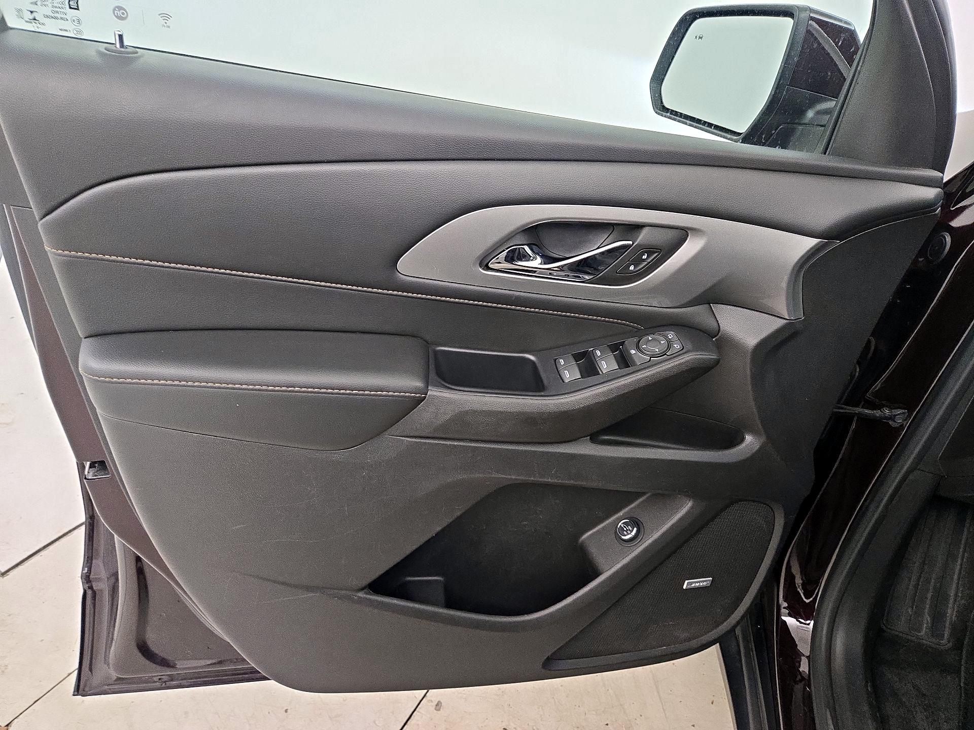 Thumbnail: 2021 Chevrolet Traverse - 12