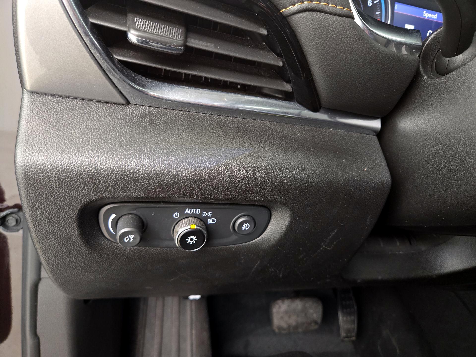 Thumbnail: 2021 Chevrolet Traverse - 13