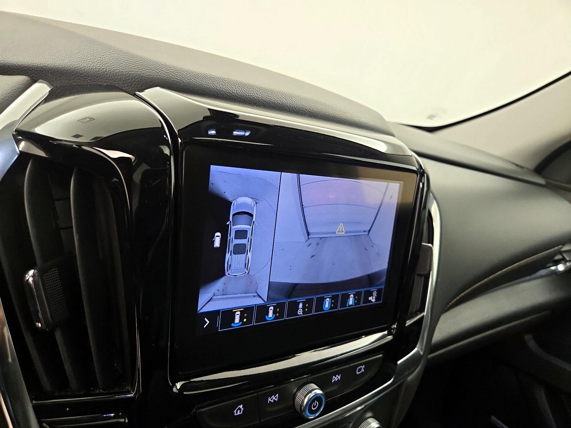 Thumbnail: 2021 Chevrolet Traverse - 15