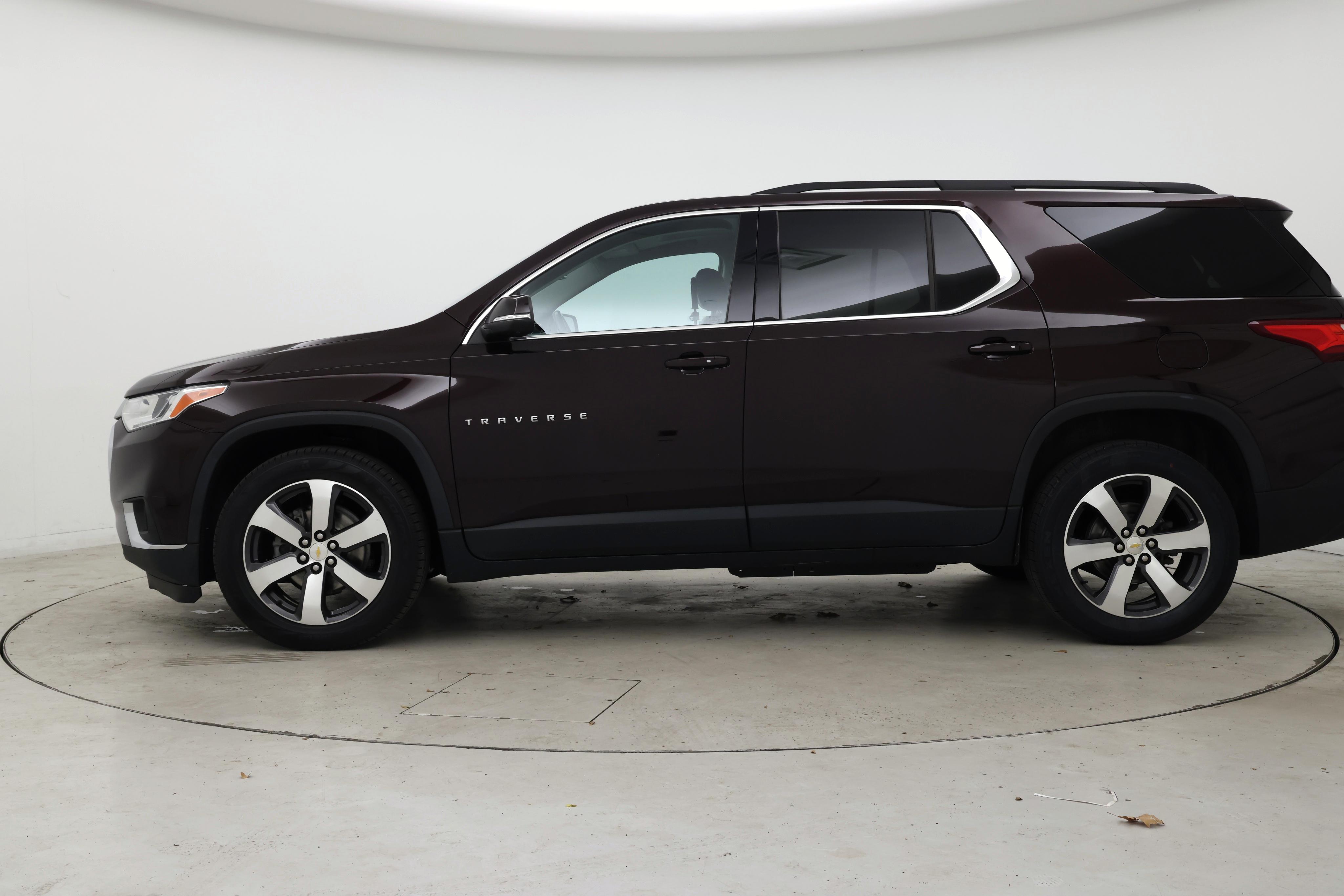 Thumbnail: 2021 Chevrolet Traverse - 3