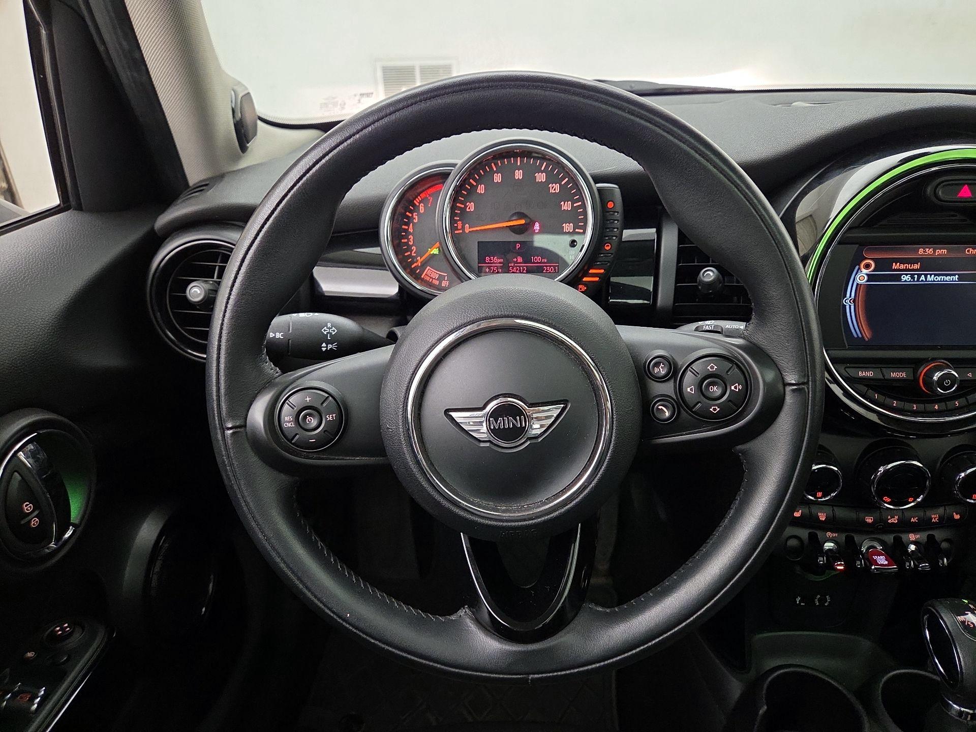 Thumbnail: 2016 MINI Cooper Hardtop - 10