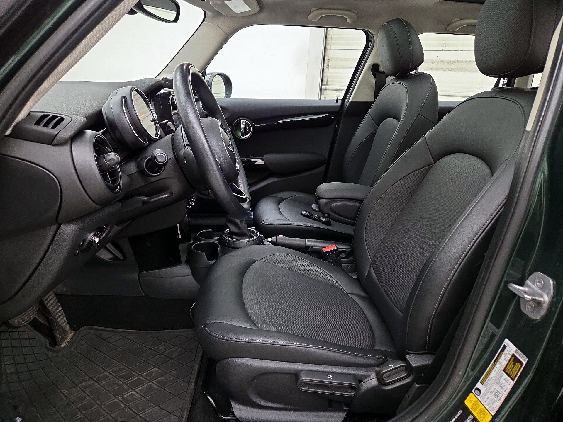 Thumbnail: 2016 MINI Cooper Hardtop - 11