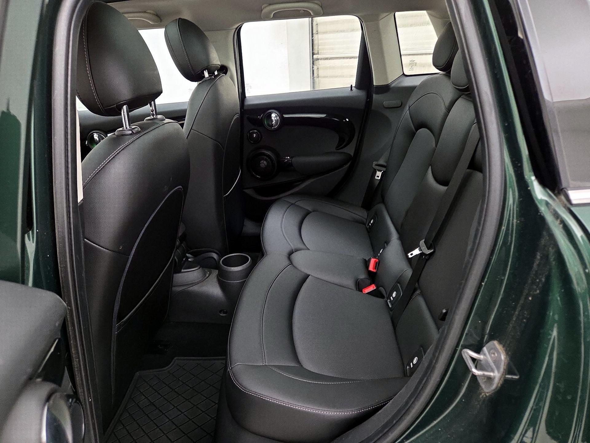 Thumbnail: 2016 MINI Cooper Hardtop - 19