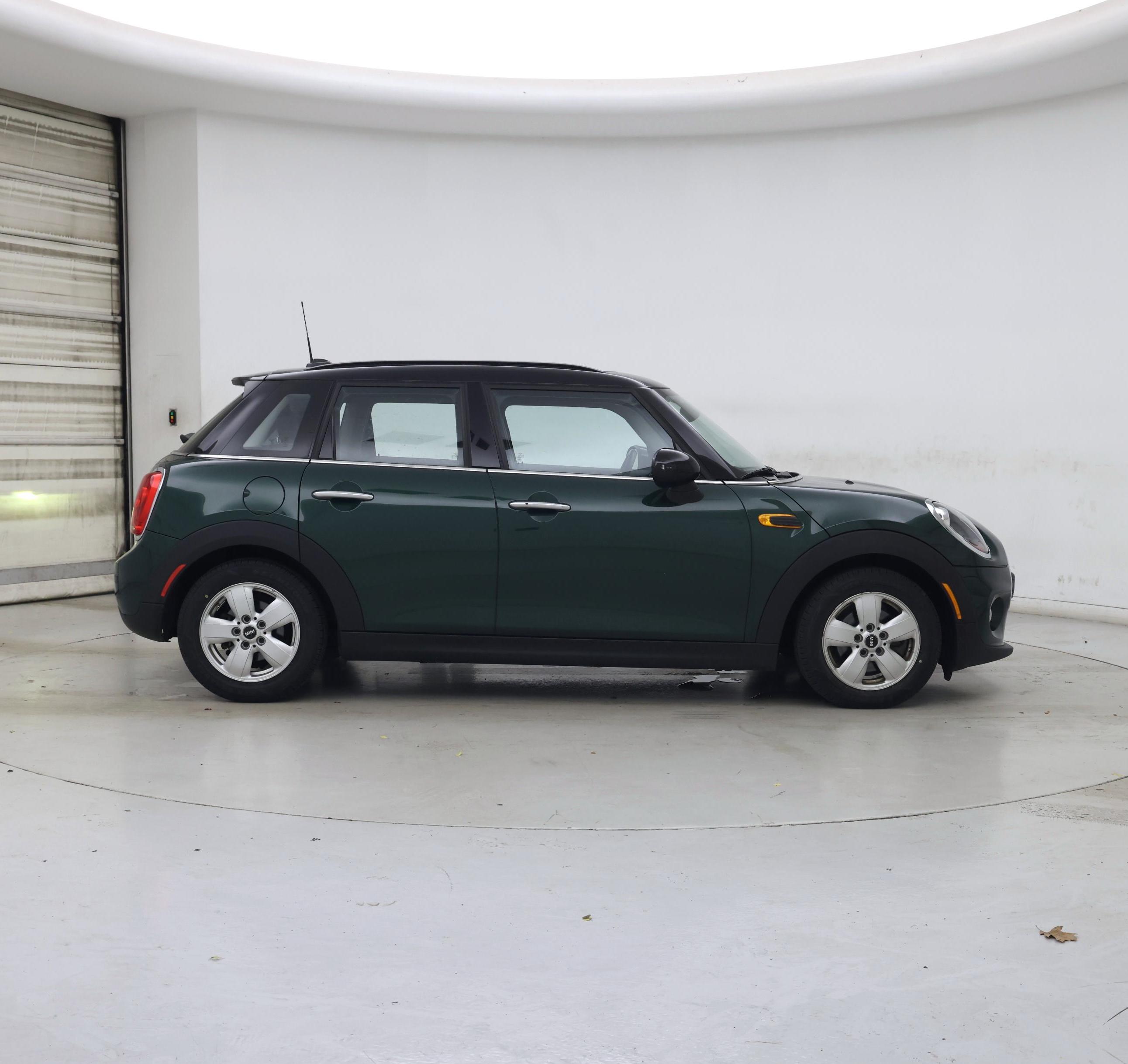 Thumbnail: 2016 MINI Cooper Hardtop - 7