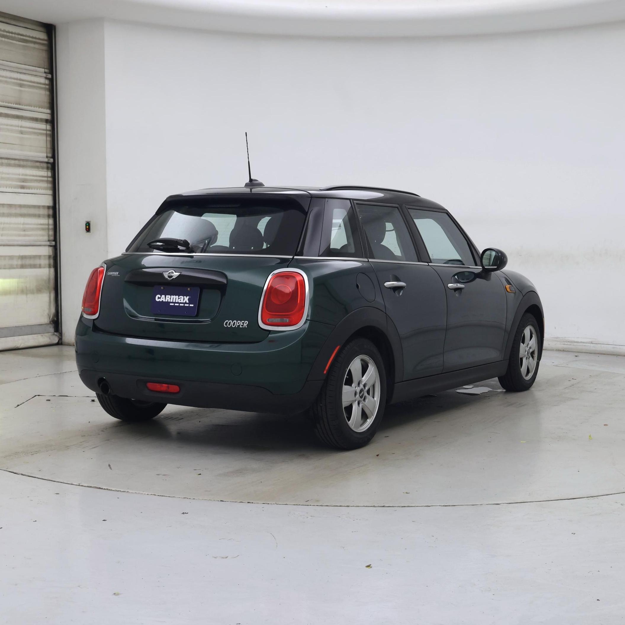 Thumbnail: 2016 MINI Cooper Hardtop - 8