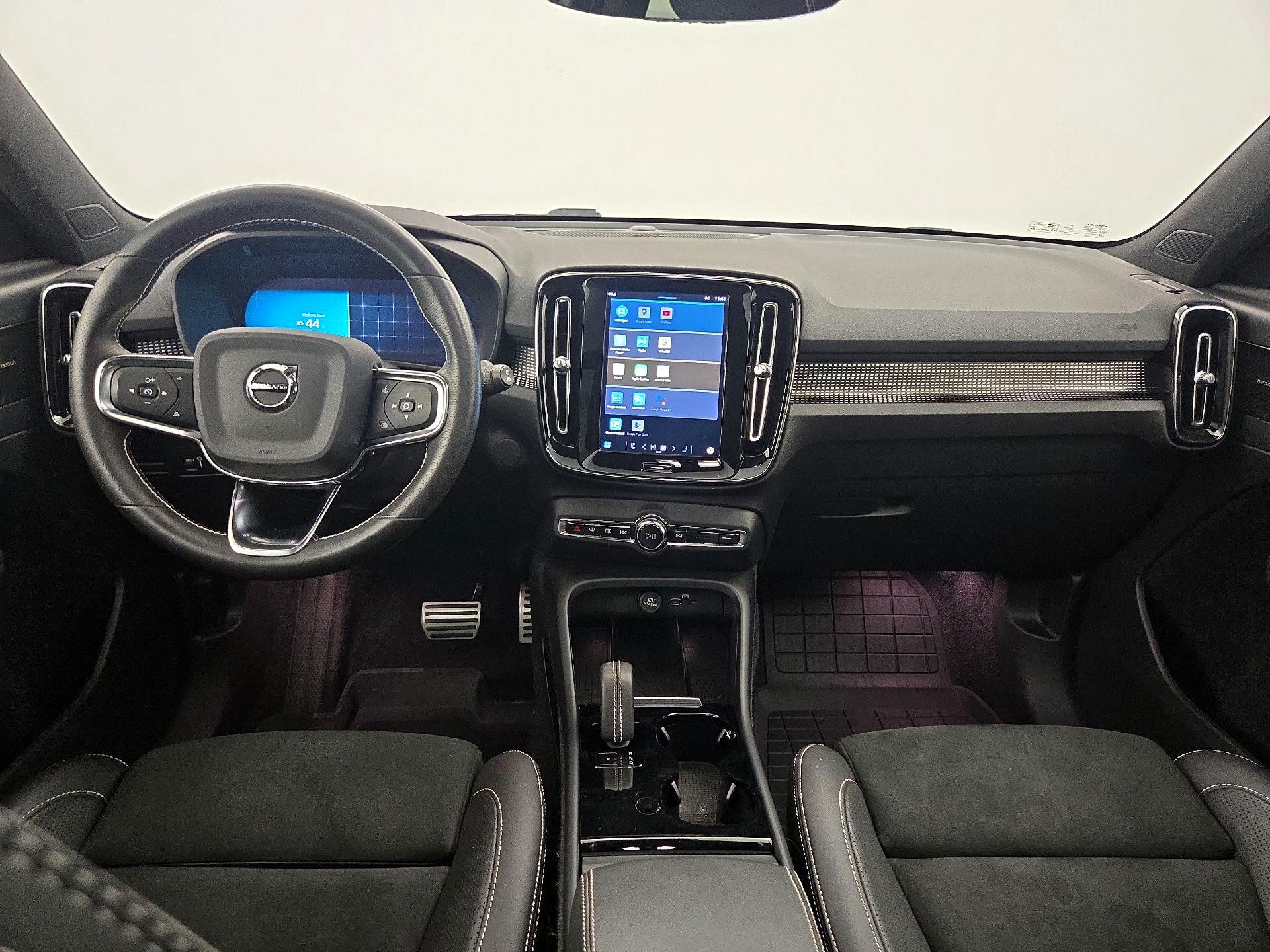 Thumbnail: 2021 Volvo XC40 - 9