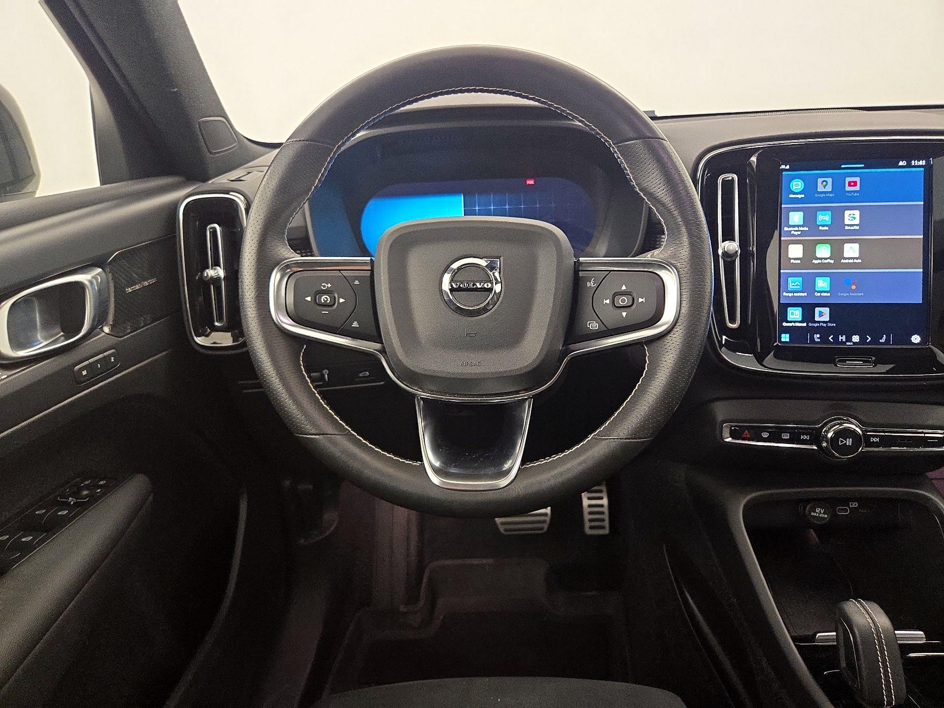 Thumbnail: 2021 Volvo XC40 - 10