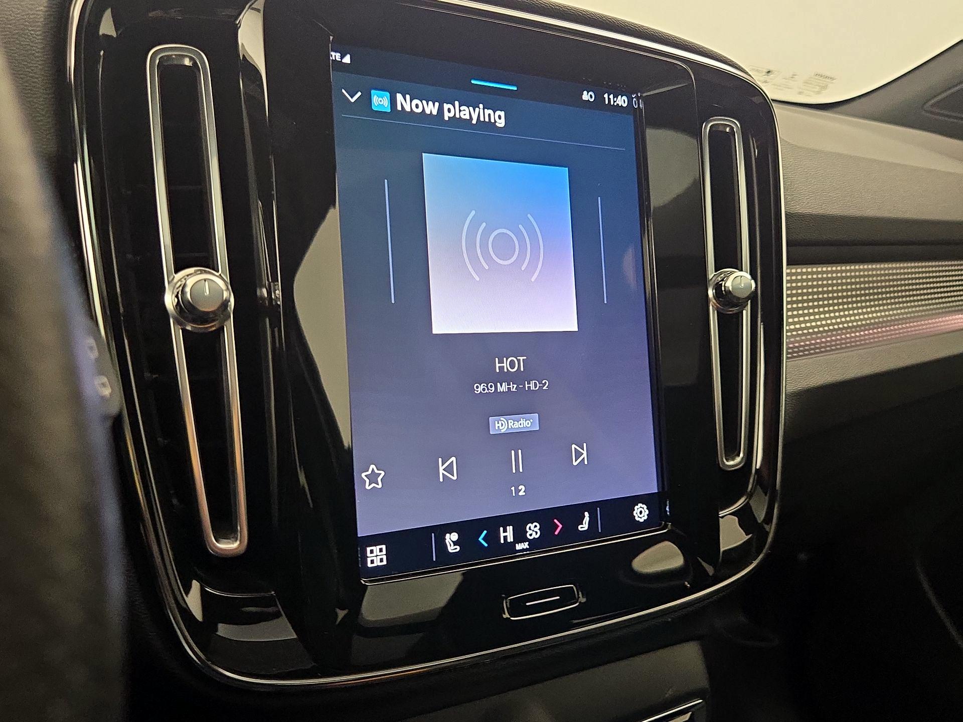 Thumbnail: 2021 Volvo XC40 - 15