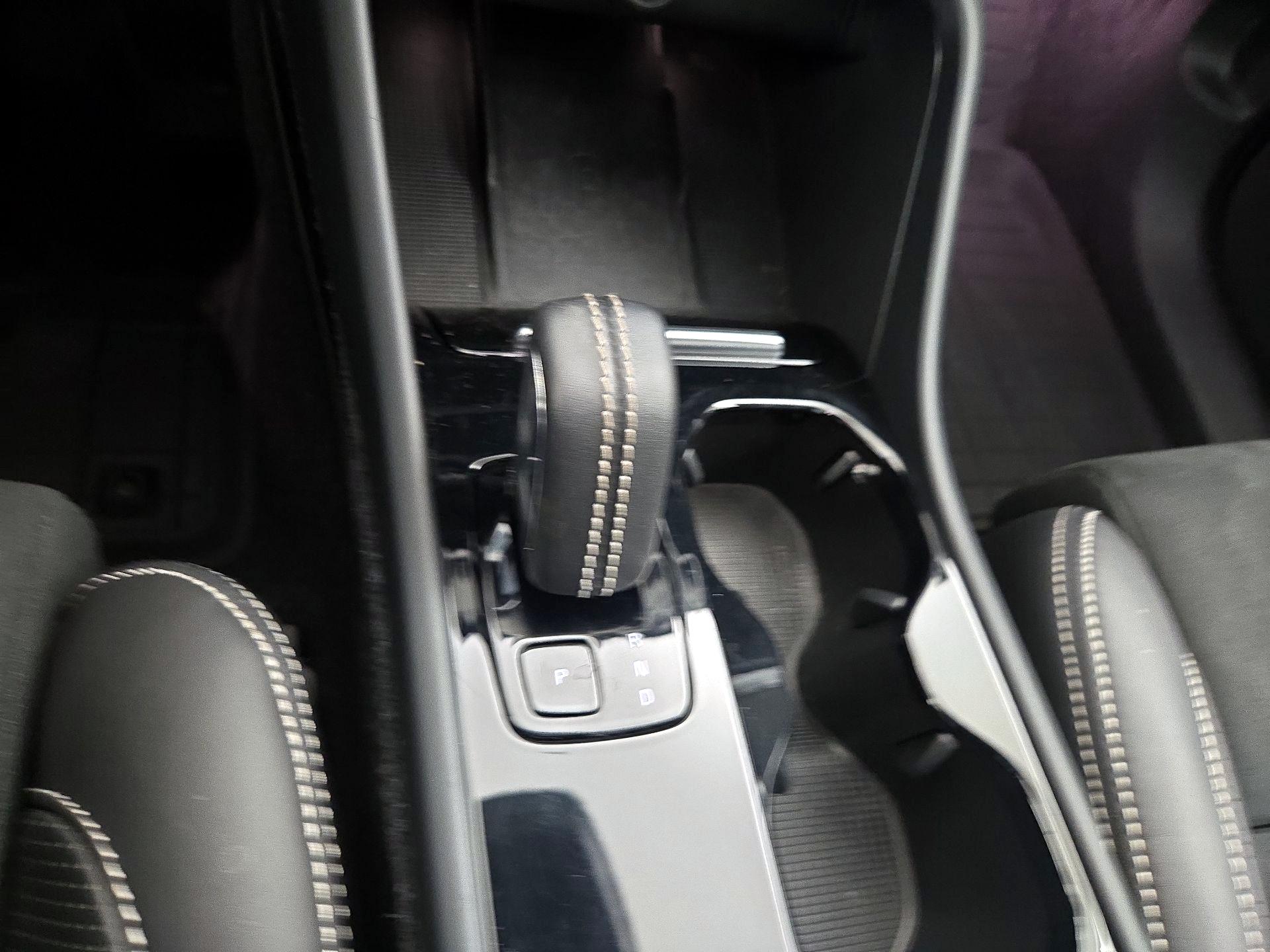 Thumbnail: 2021 Volvo XC40 - 17