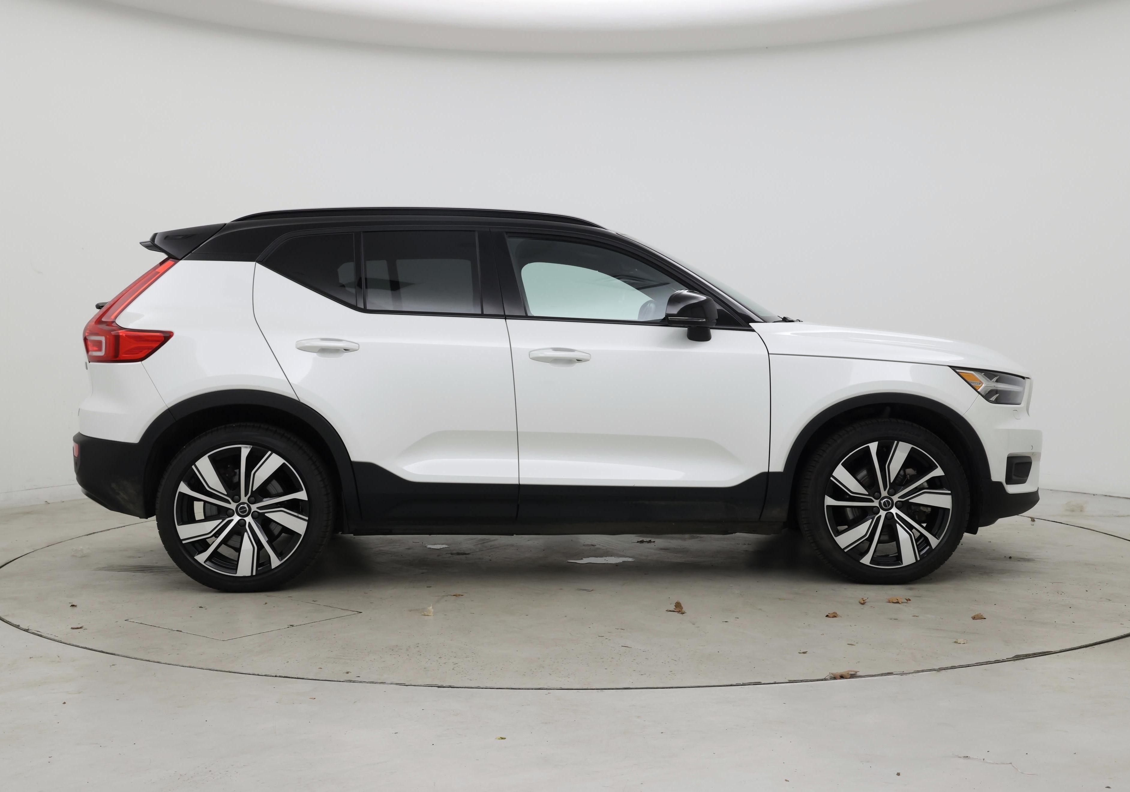 Thumbnail: 2021 Volvo XC40 - 7