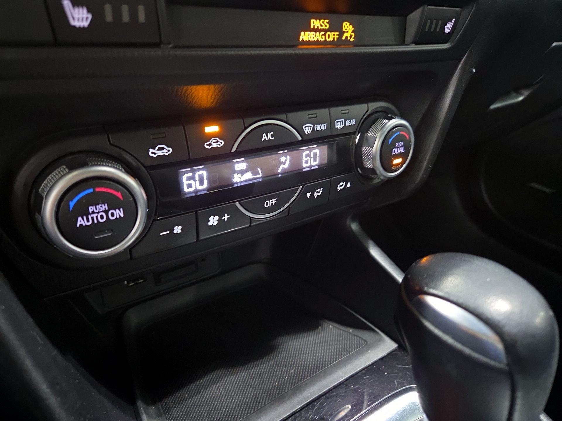 Thumbnail: 2018 Mazda Mazda3 - 16