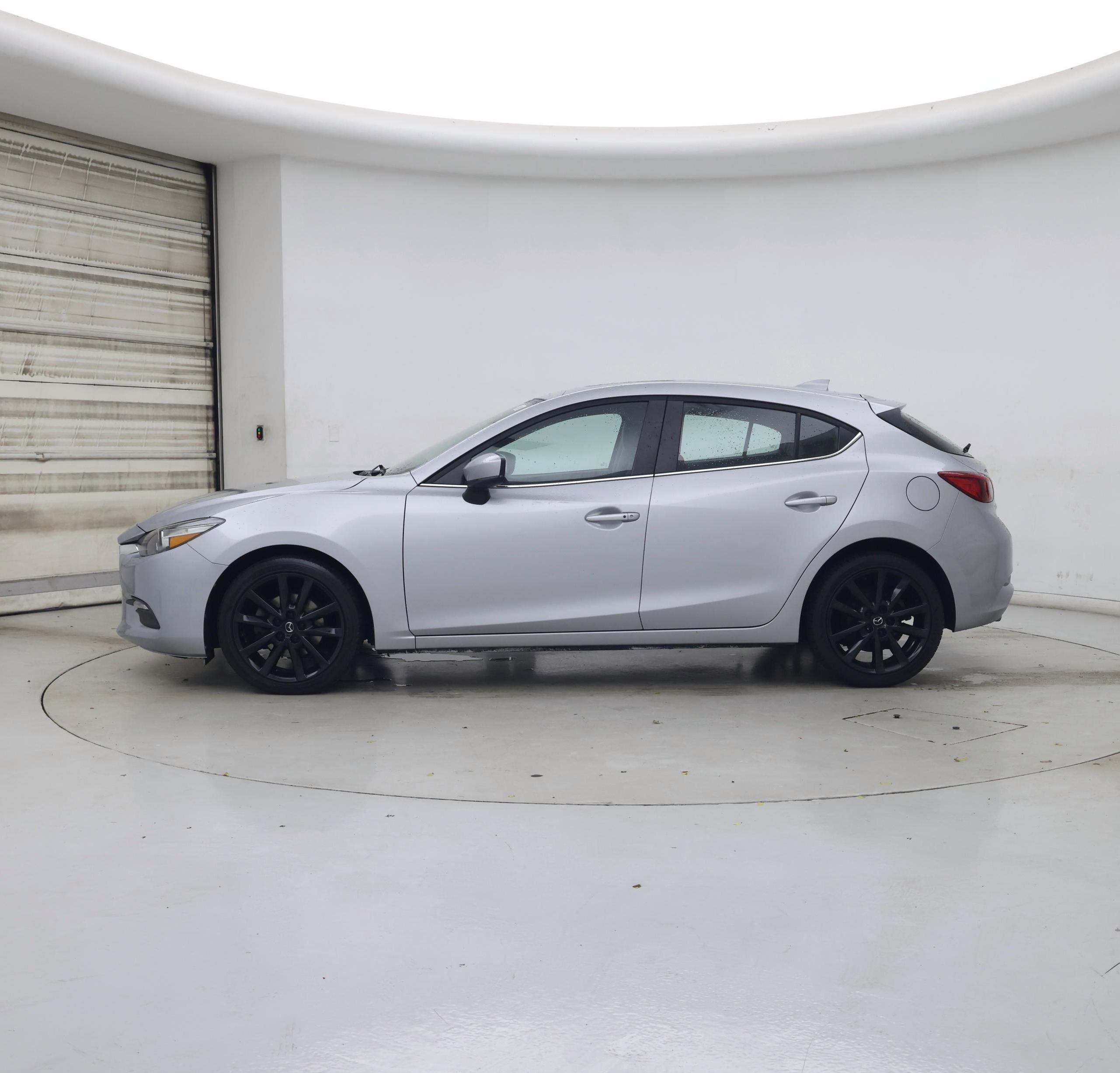 Thumbnail: 2018 Mazda Mazda3 - 3