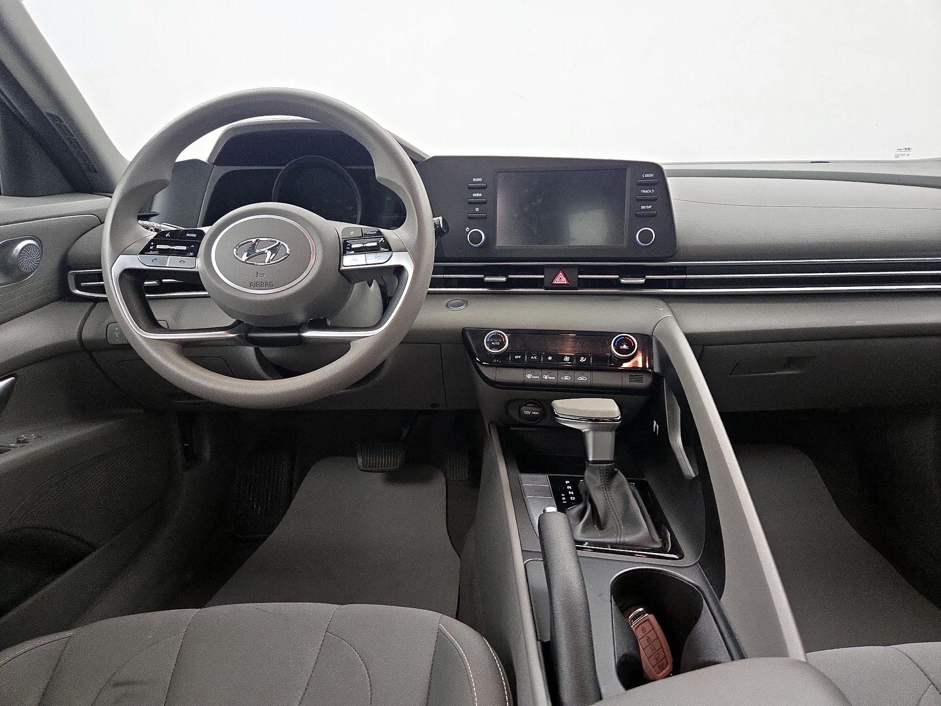 Thumbnail: 2022 Hyundai Elantra - 9
