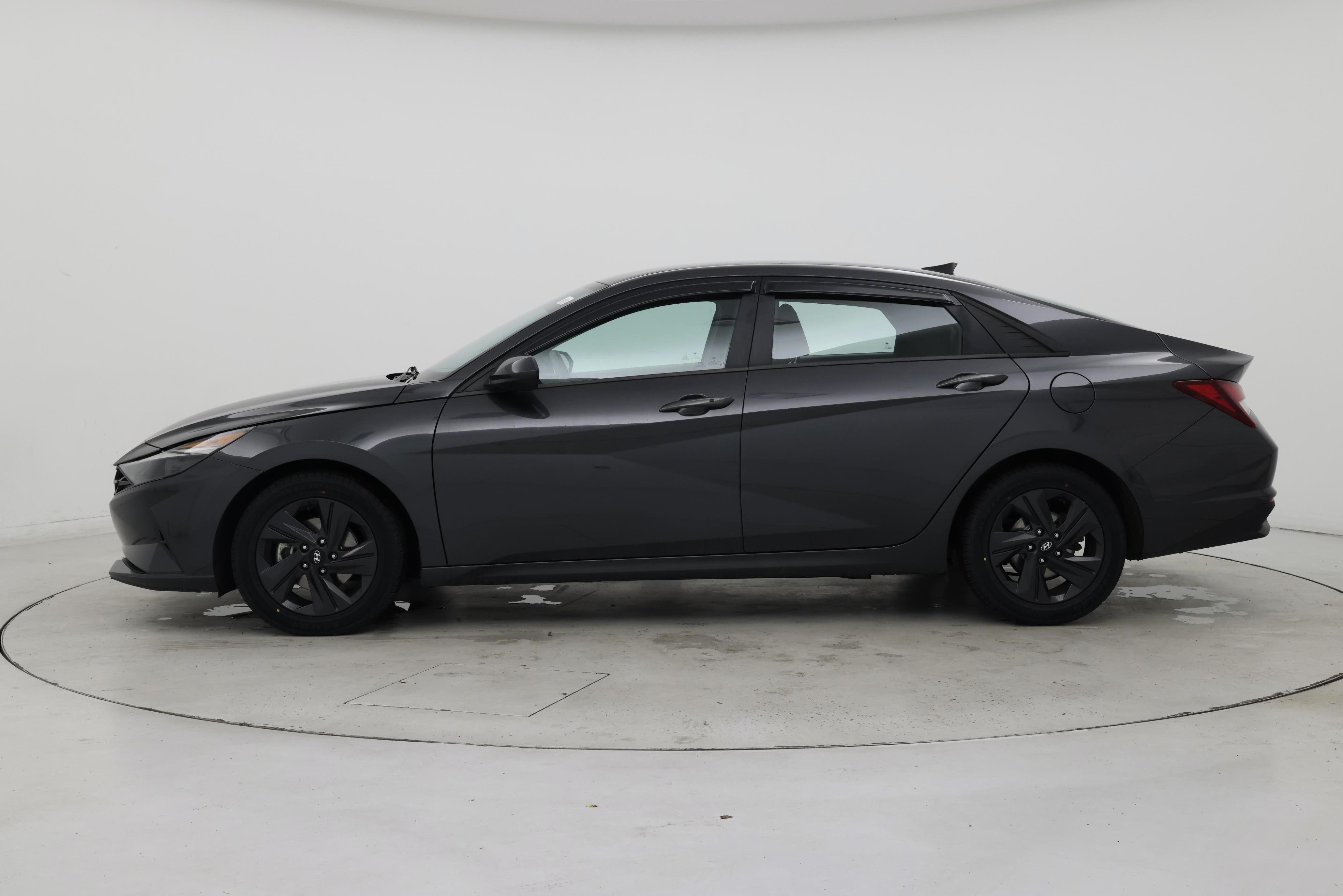 Thumbnail: 2022 Hyundai Elantra - 3