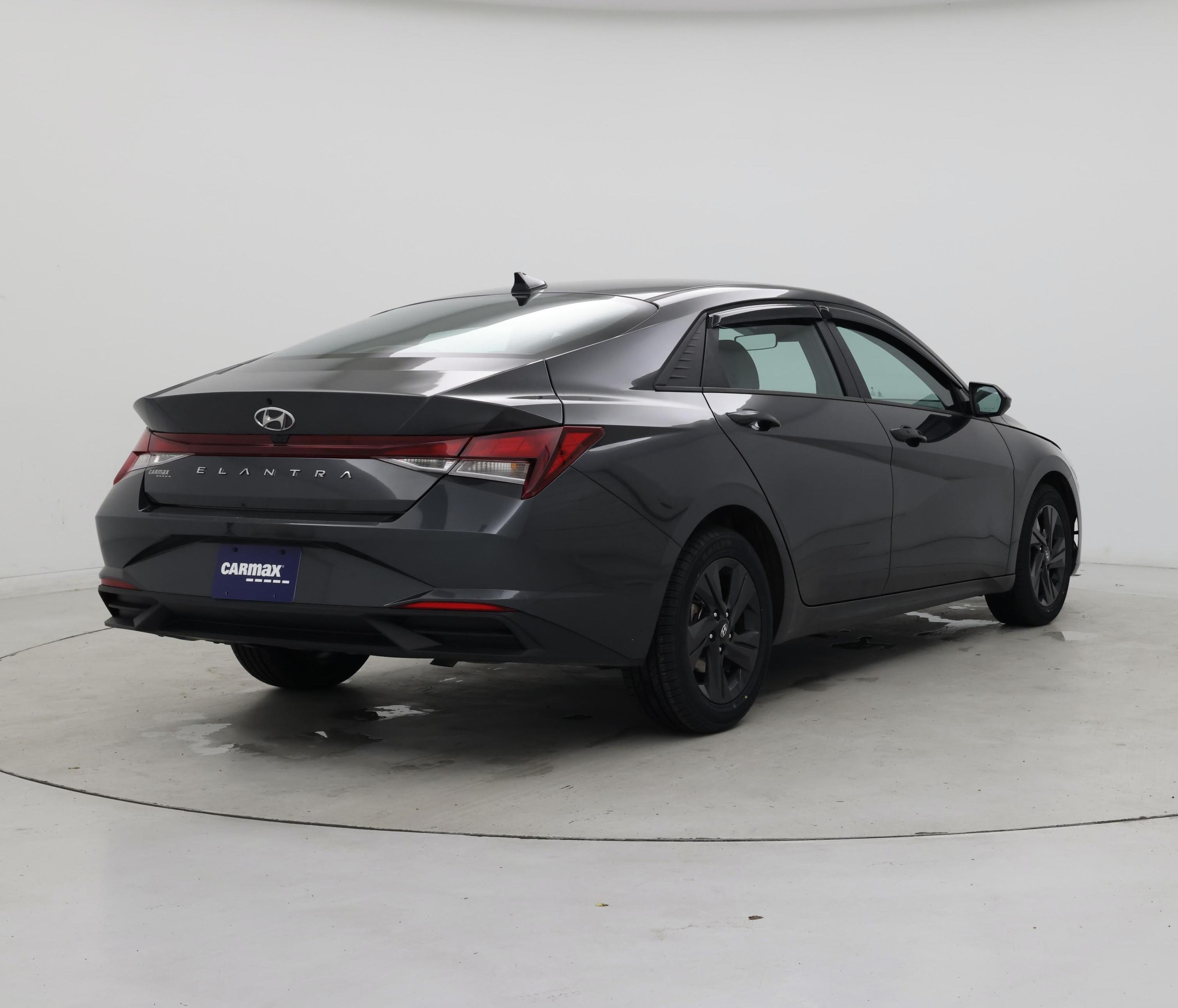 Thumbnail: 2022 Hyundai Elantra - 8