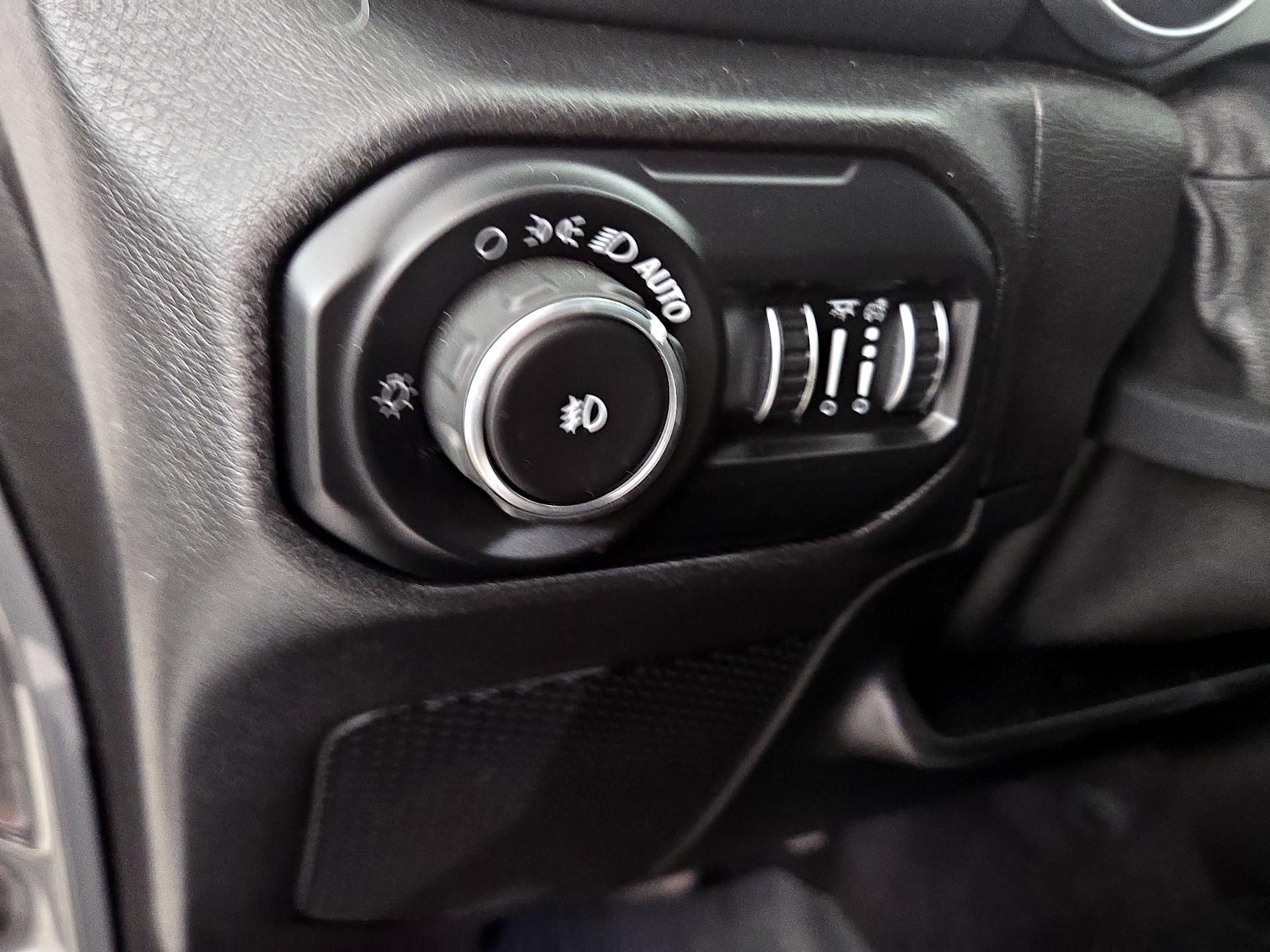 Thumbnail: 2021 Jeep Wrangler - 13