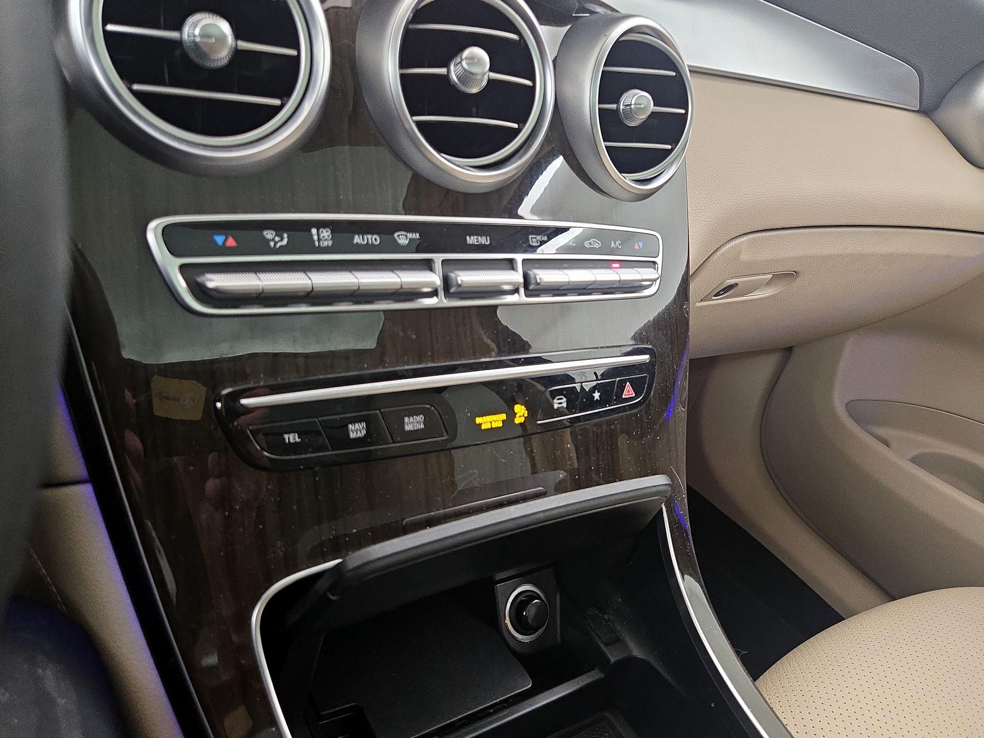 Thumbnail: 2020 Mercedes-Benz GLC - 16