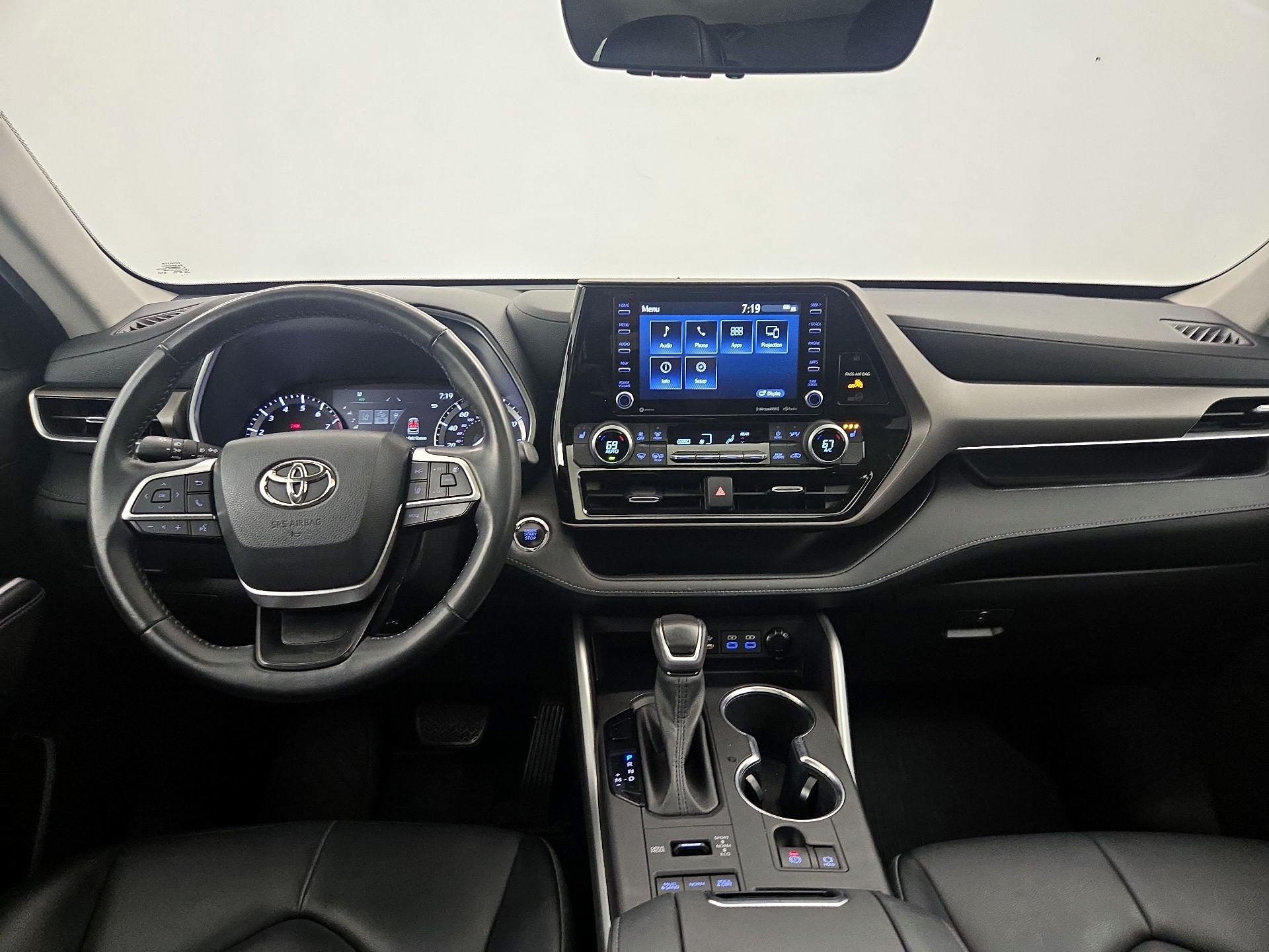 Thumbnail: 2022 Toyota Highlander - 9