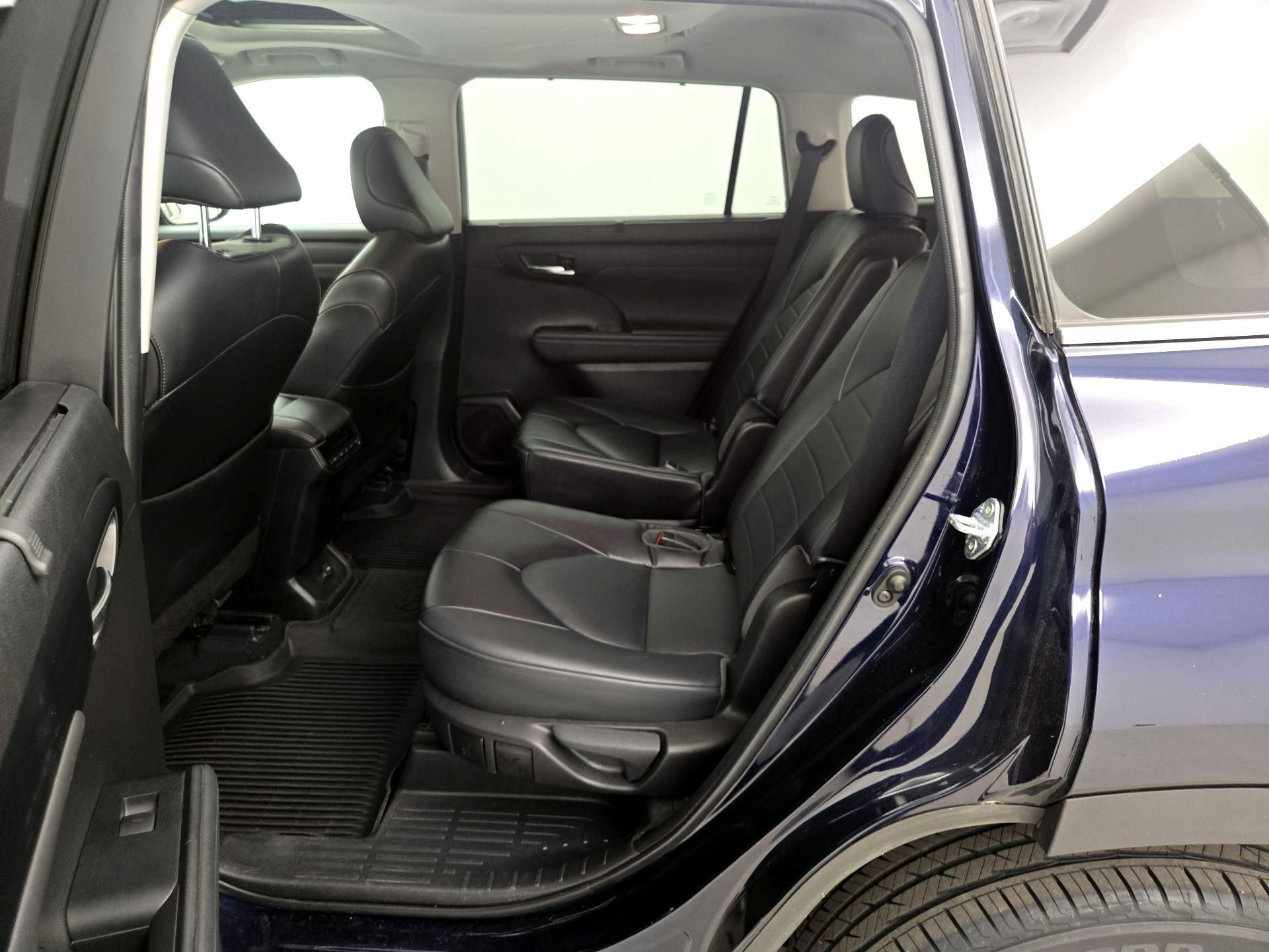 Thumbnail: 2022 Toyota Highlander - 20