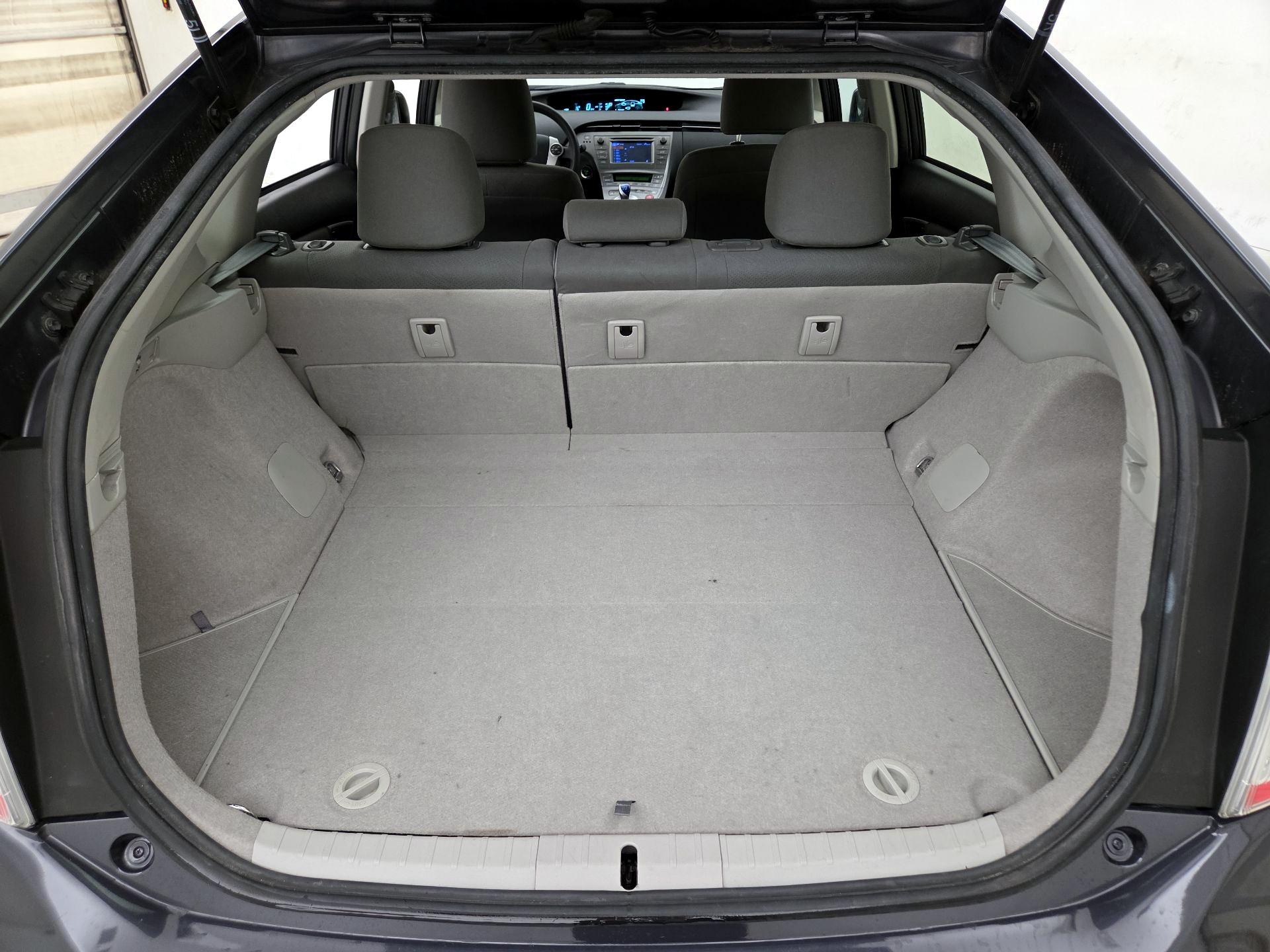 Thumbnail: 2014 Toyota Prius - 19