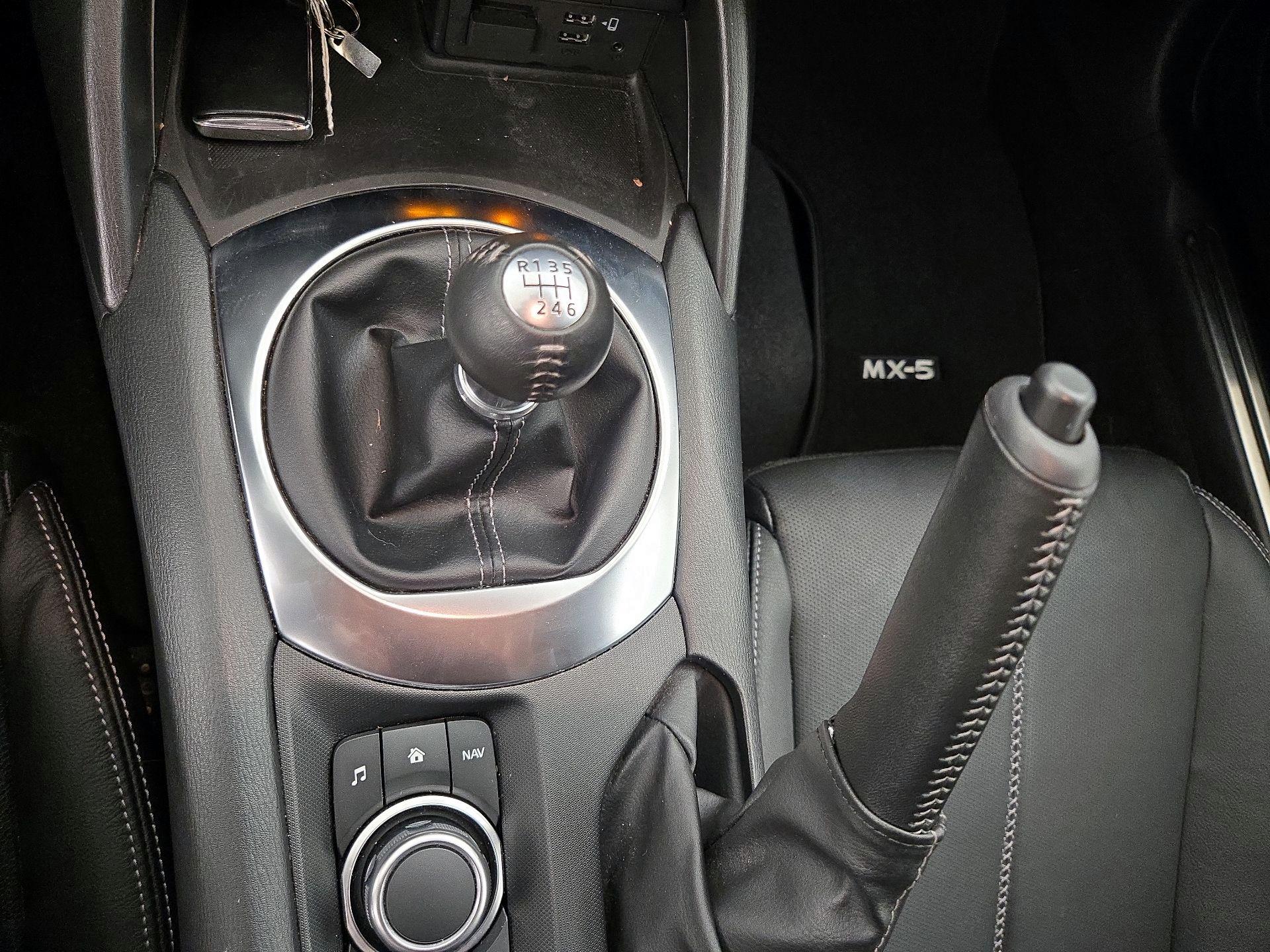 Thumbnail: 2022 Mazda MX-5 Miata - 18