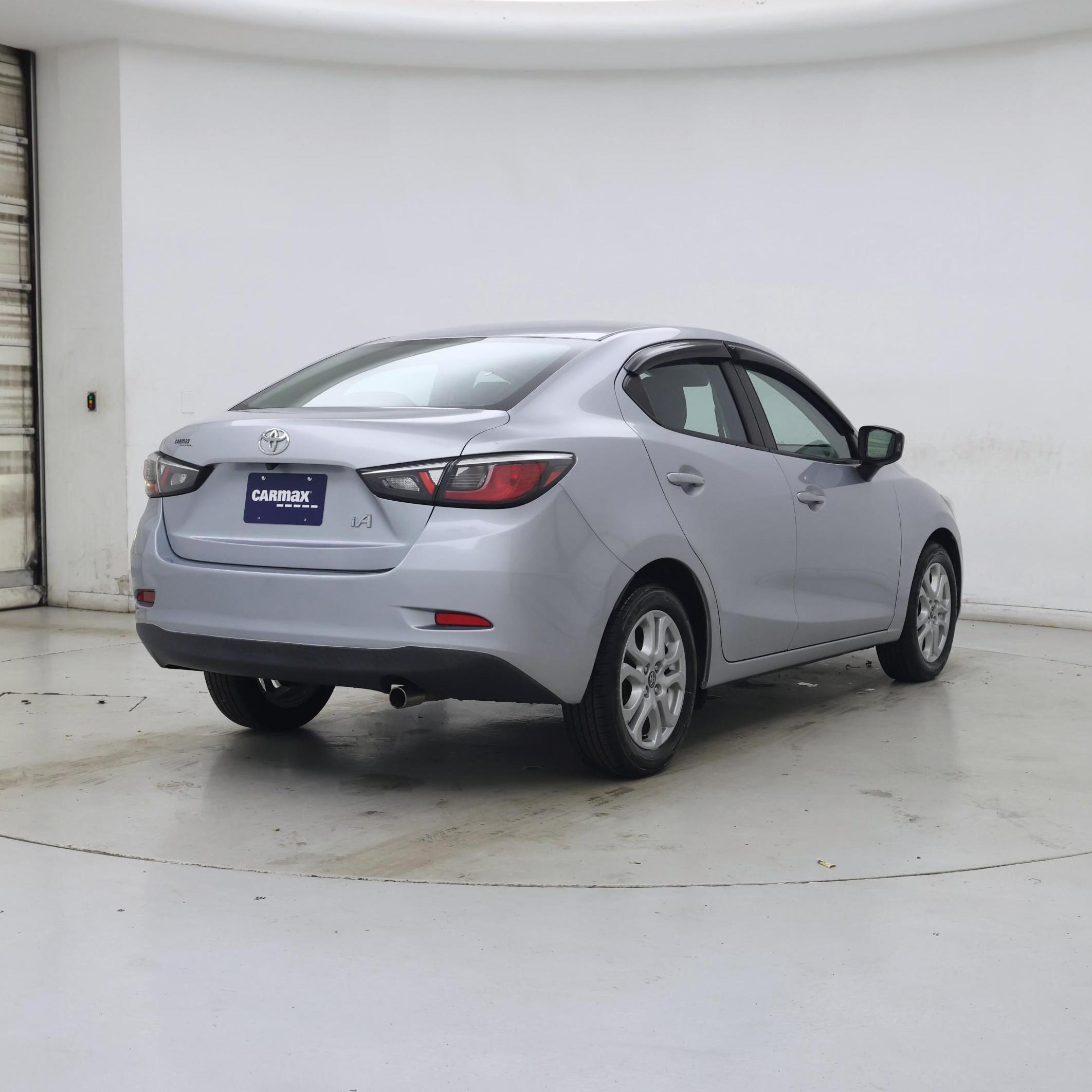 Thumbnail: 2018 Toyota Yaris iA - 8