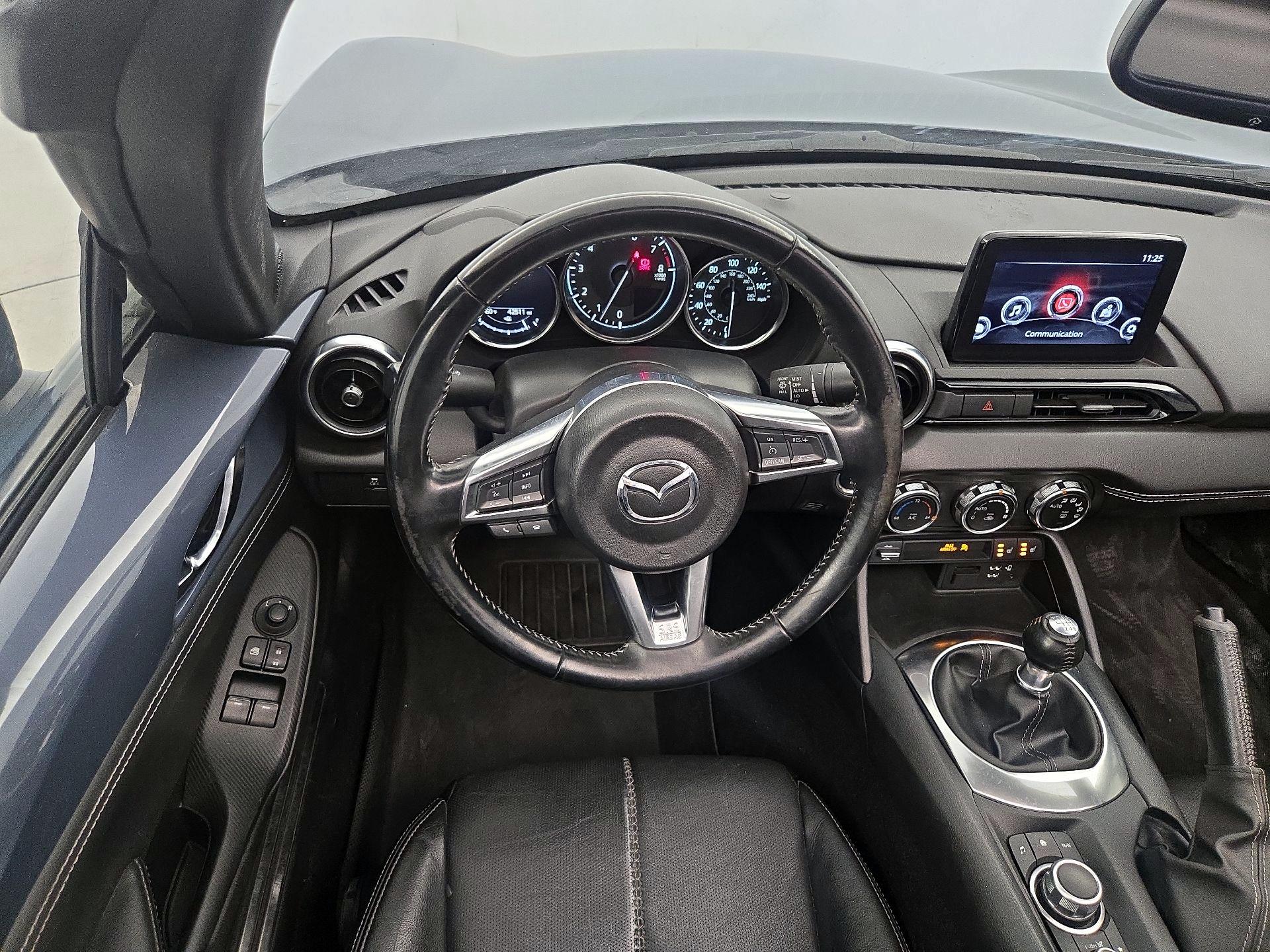 Thumbnail: 2021 Mazda MX-5 Miata - 10