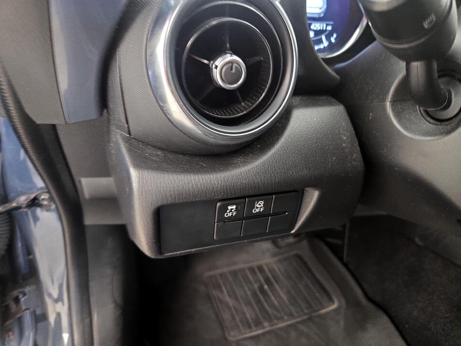 Thumbnail: 2021 Mazda MX-5 Miata - 13
