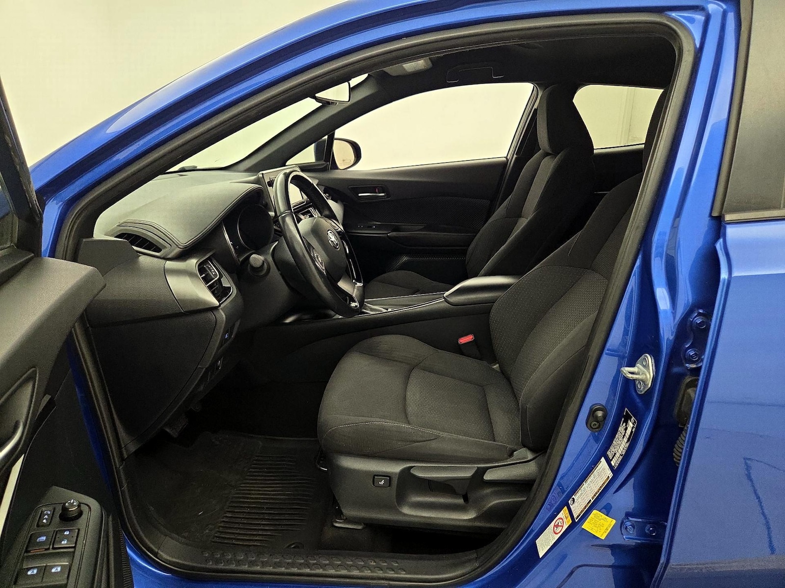 2018 Toyota C-HR XLE Premium - Photo 12