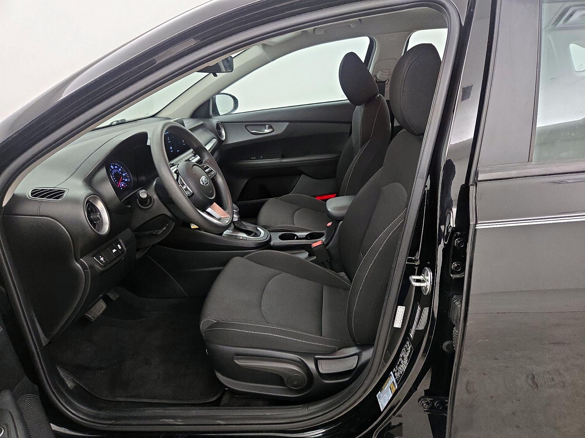Thumbnail: 2021 Kia Forte - 11