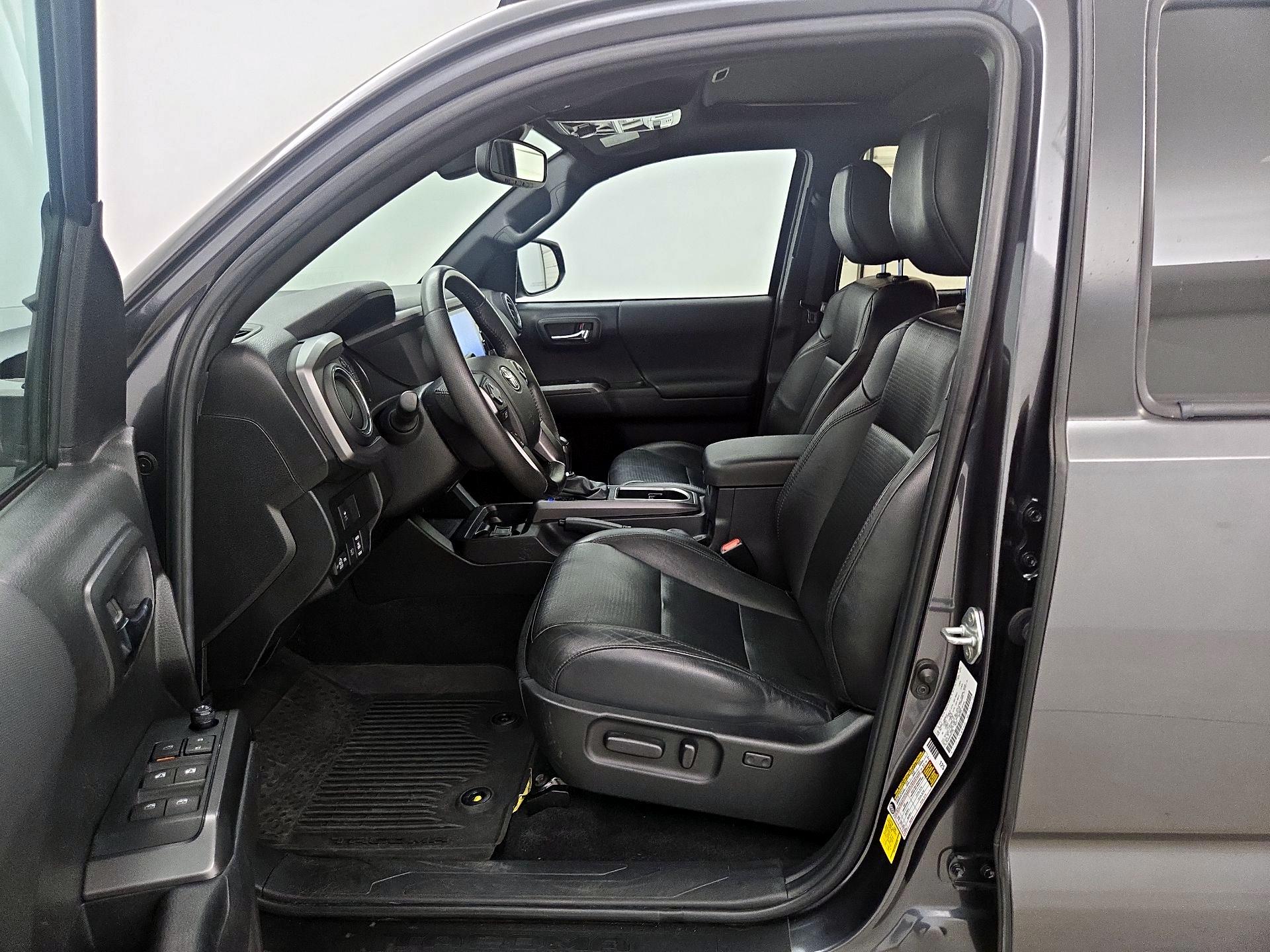 Thumbnail: 2022 Toyota Tacoma - 11