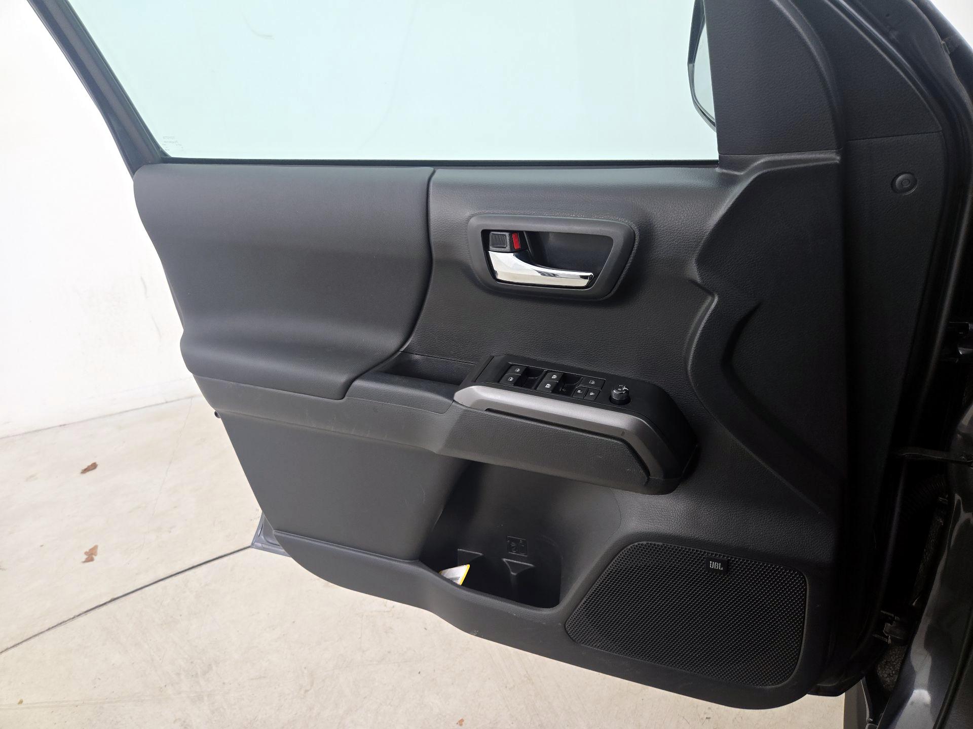 Thumbnail: 2022 Toyota Tacoma - 12