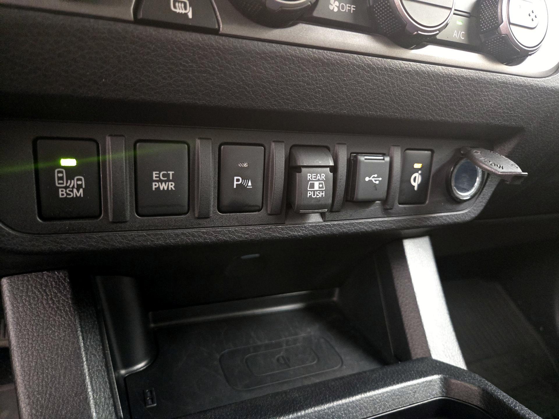 Thumbnail: 2022 Toyota Tacoma - 19