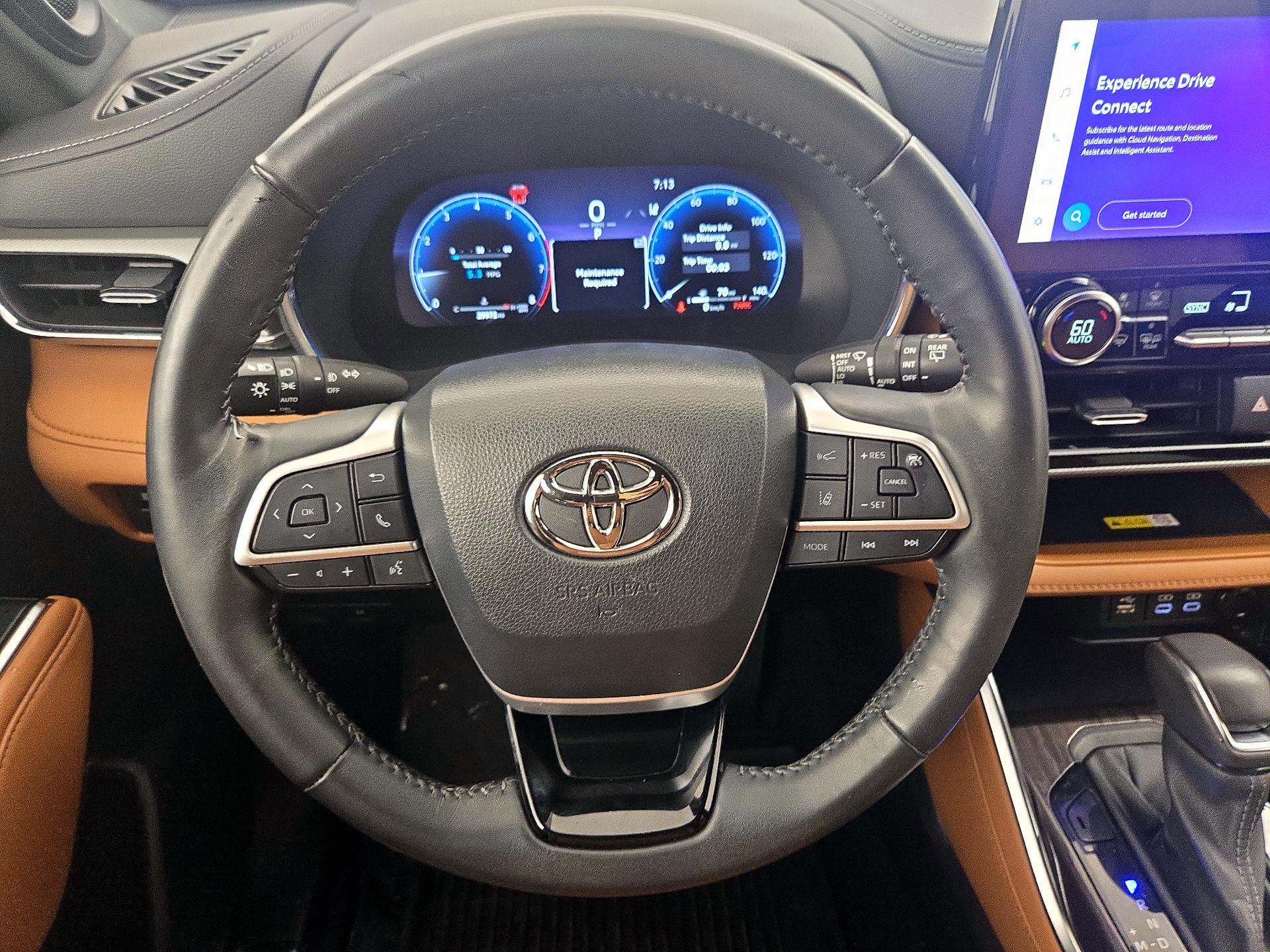 Thumbnail: 2023 Toyota Highlander - 10