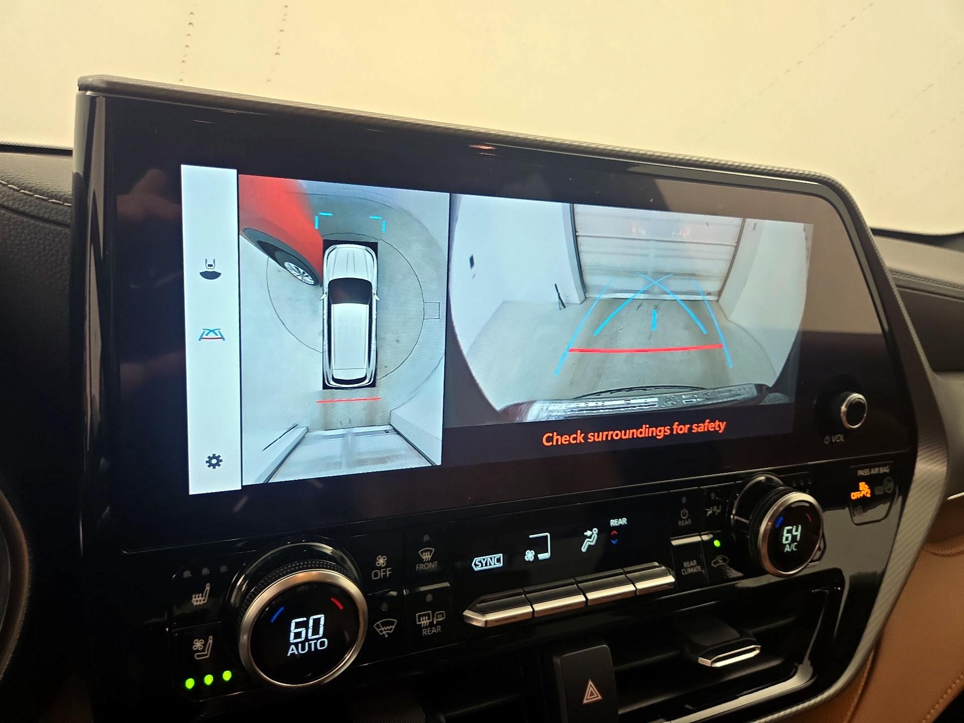 Thumbnail: 2023 Toyota Highlander - 15