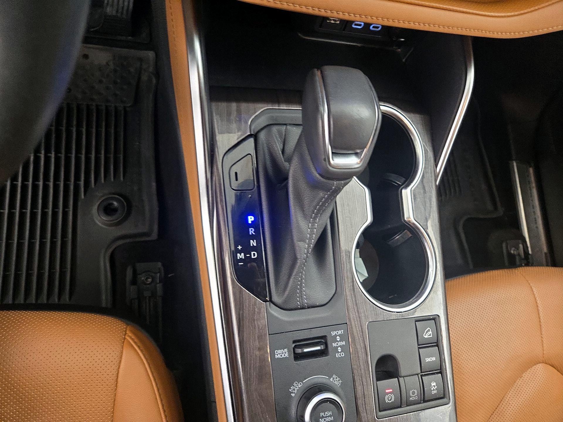 Thumbnail: 2023 Toyota Highlander - 18