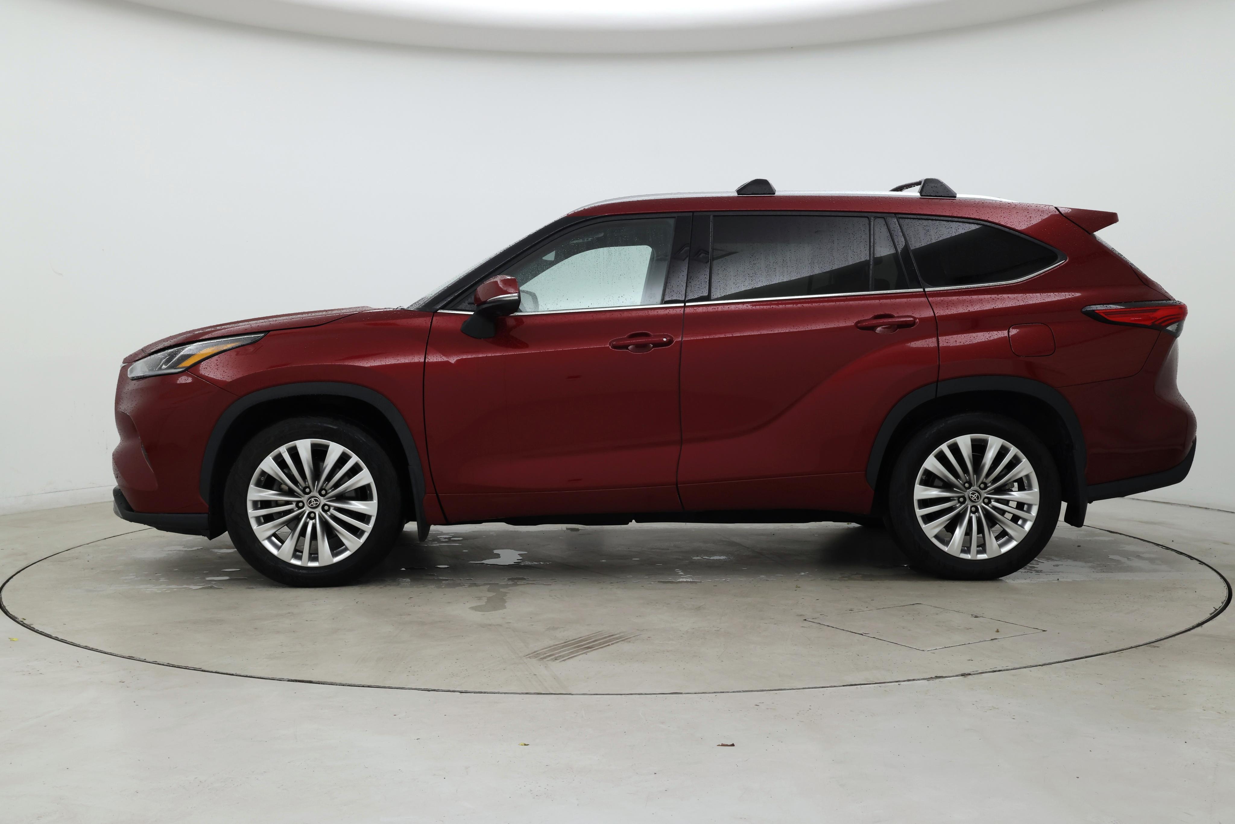 Thumbnail: 2023 Toyota Highlander - 3