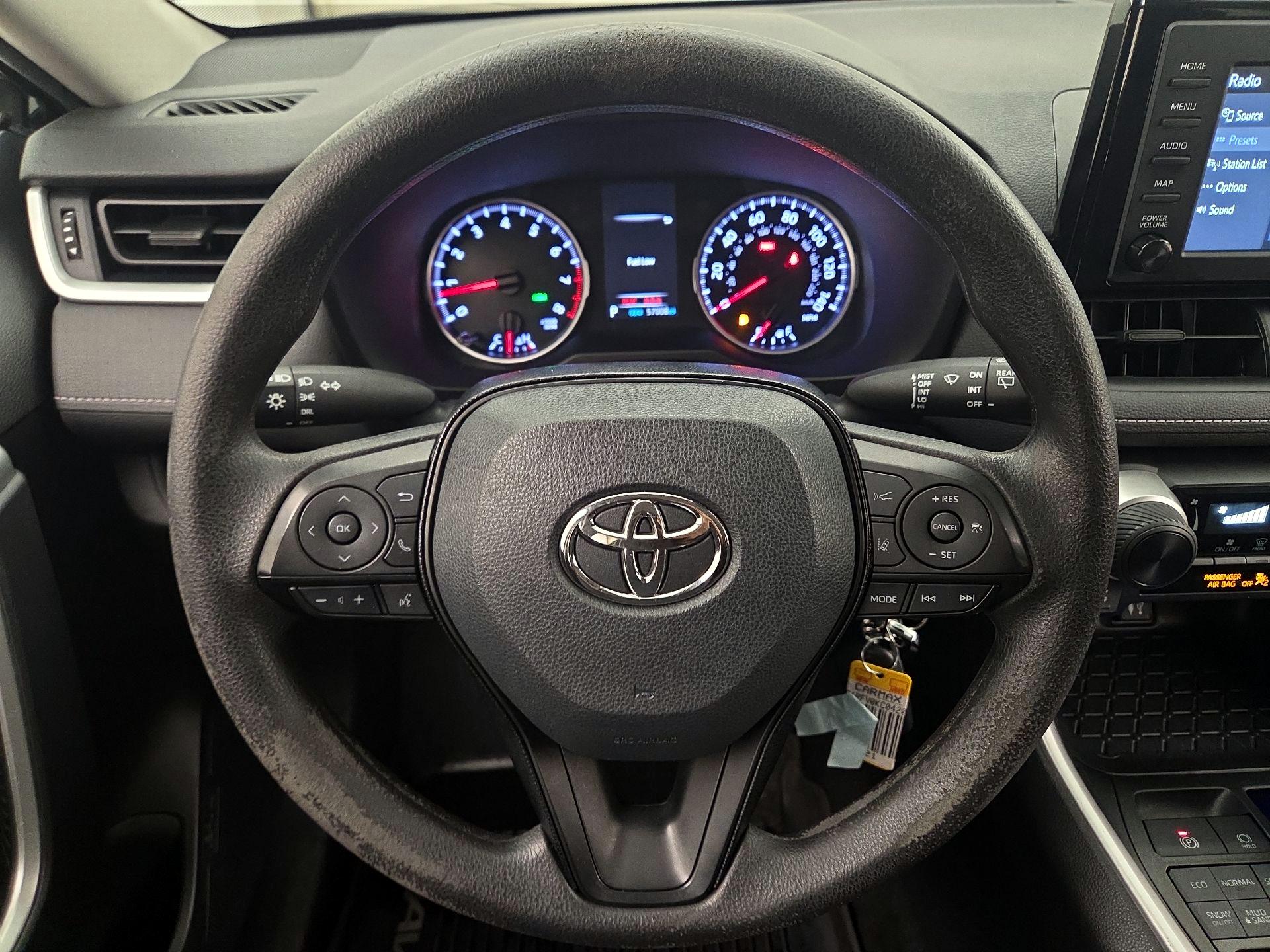 Thumbnail: 2019 Toyota RAV4 - 10