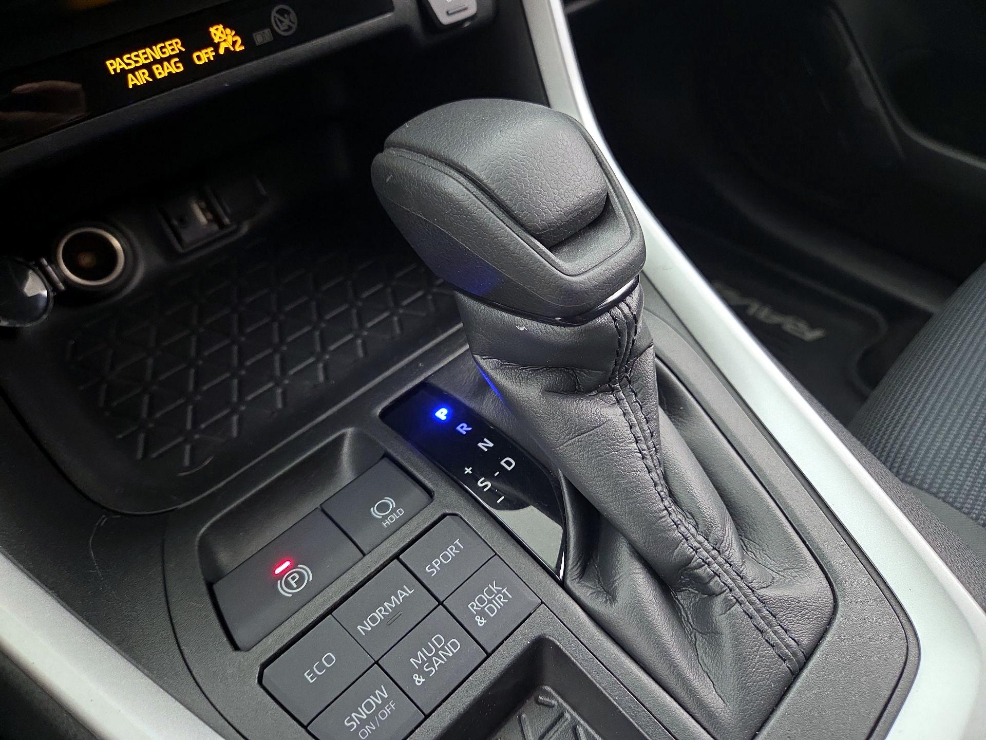 Thumbnail: 2019 Toyota RAV4 - 17
