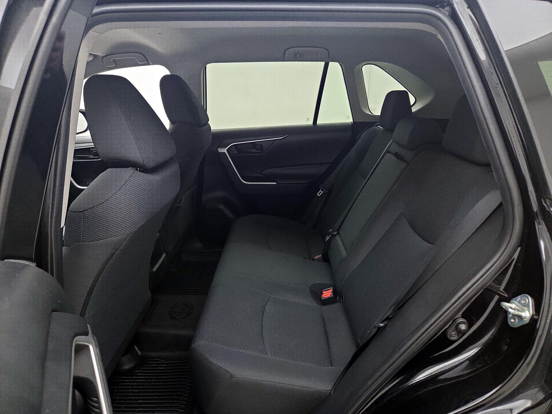 Thumbnail: 2019 Toyota RAV4 - 19