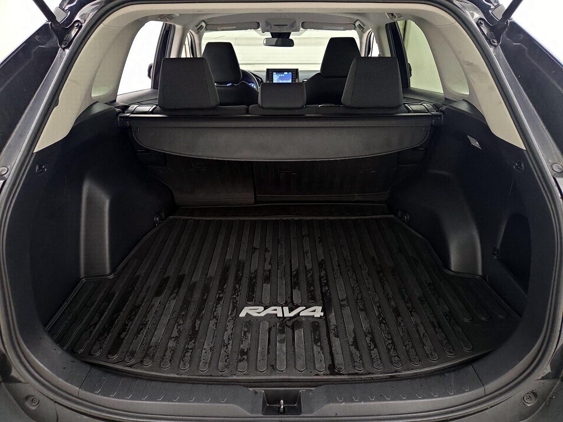 Thumbnail: 2019 Toyota RAV4 - 20