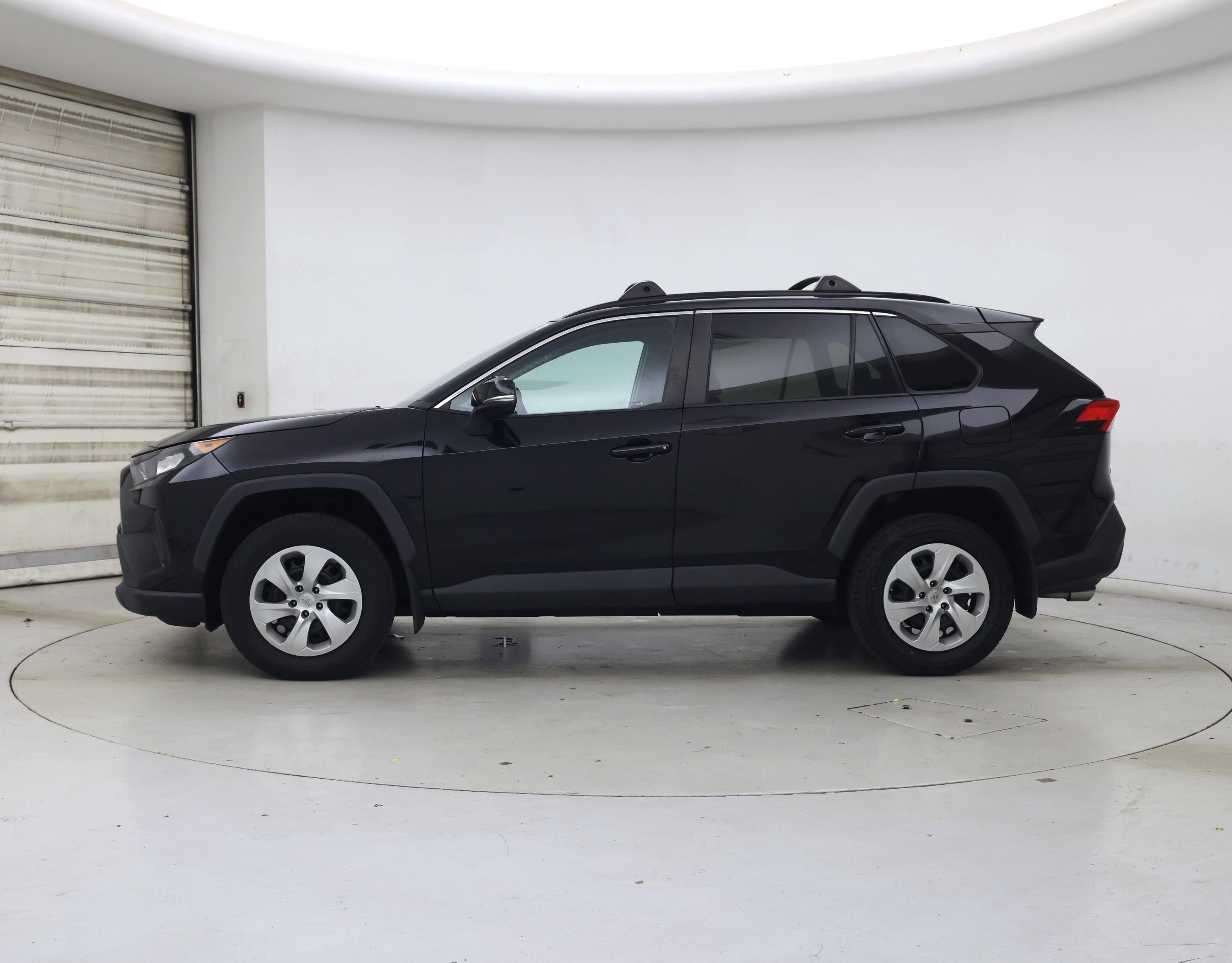 Thumbnail: 2019 Toyota RAV4 - 3