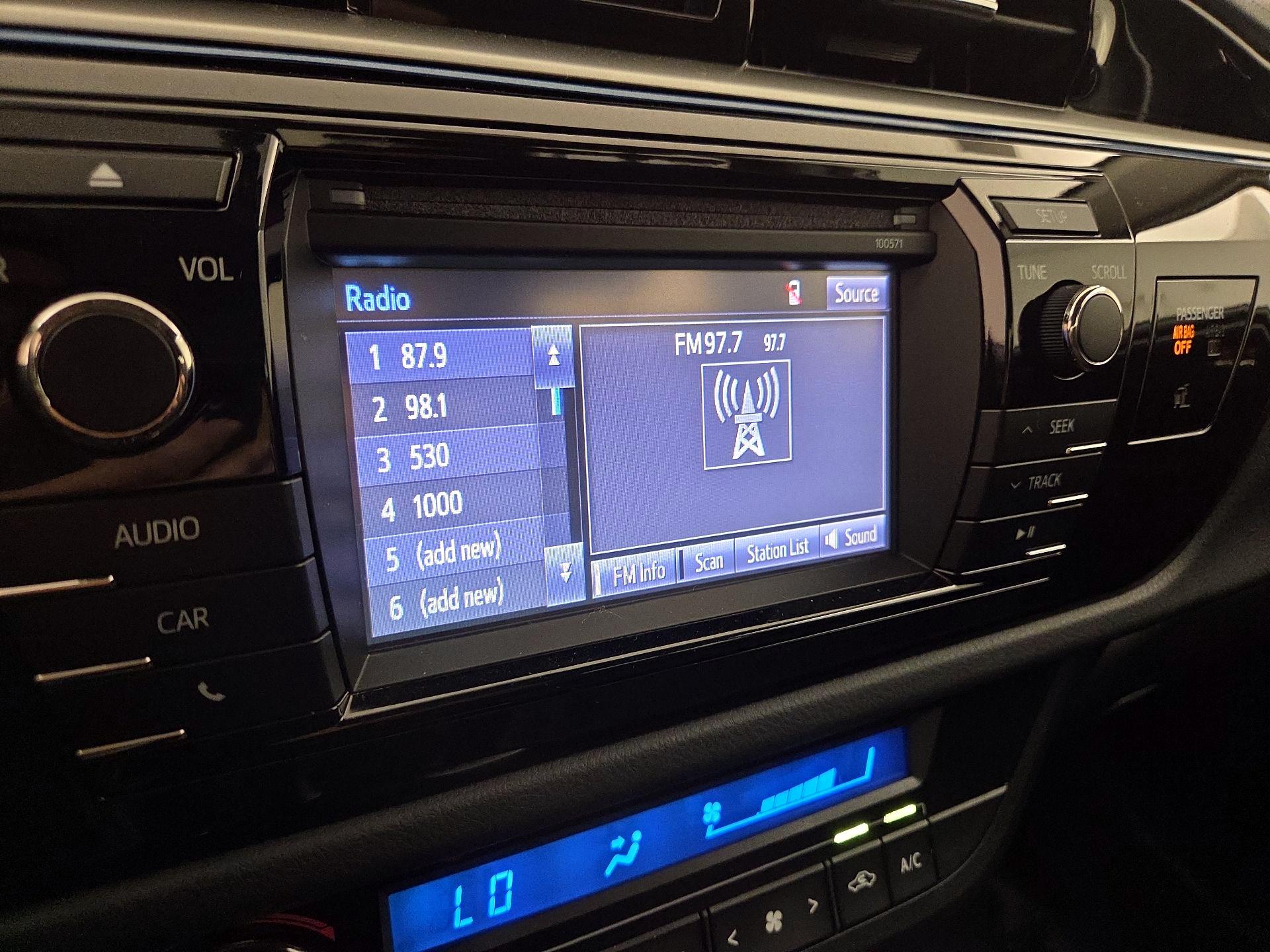 Thumbnail: 2016 Toyota Corolla - 15