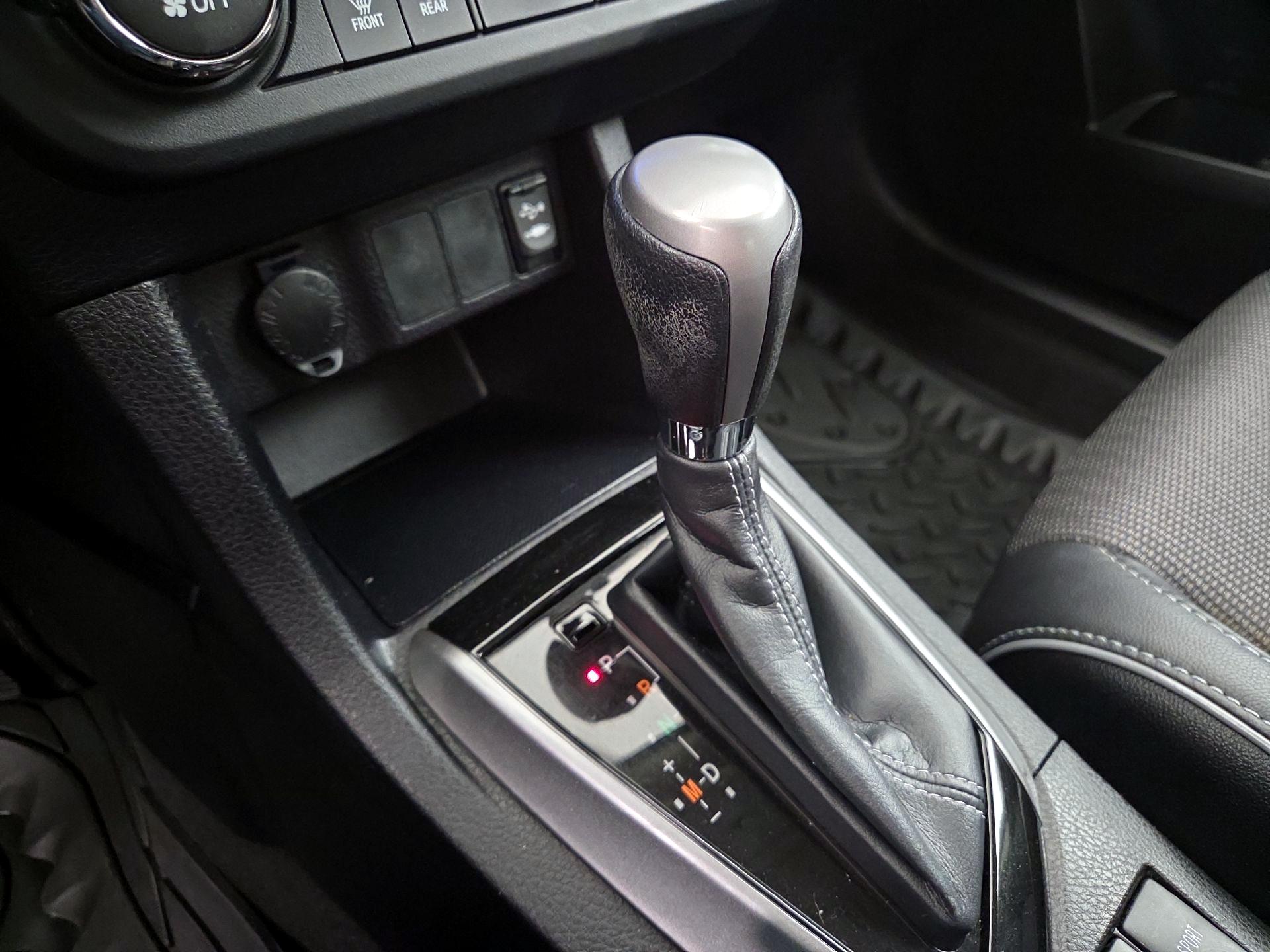 Thumbnail: 2016 Toyota Corolla - 17